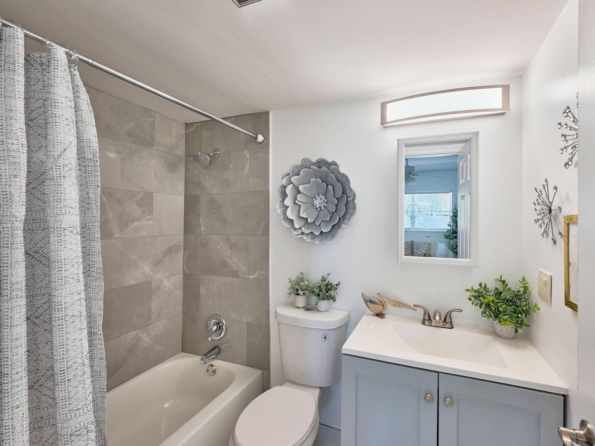 3421 Spanish Trail, #330, Delray Beach, FL 33483 Second Bathroom