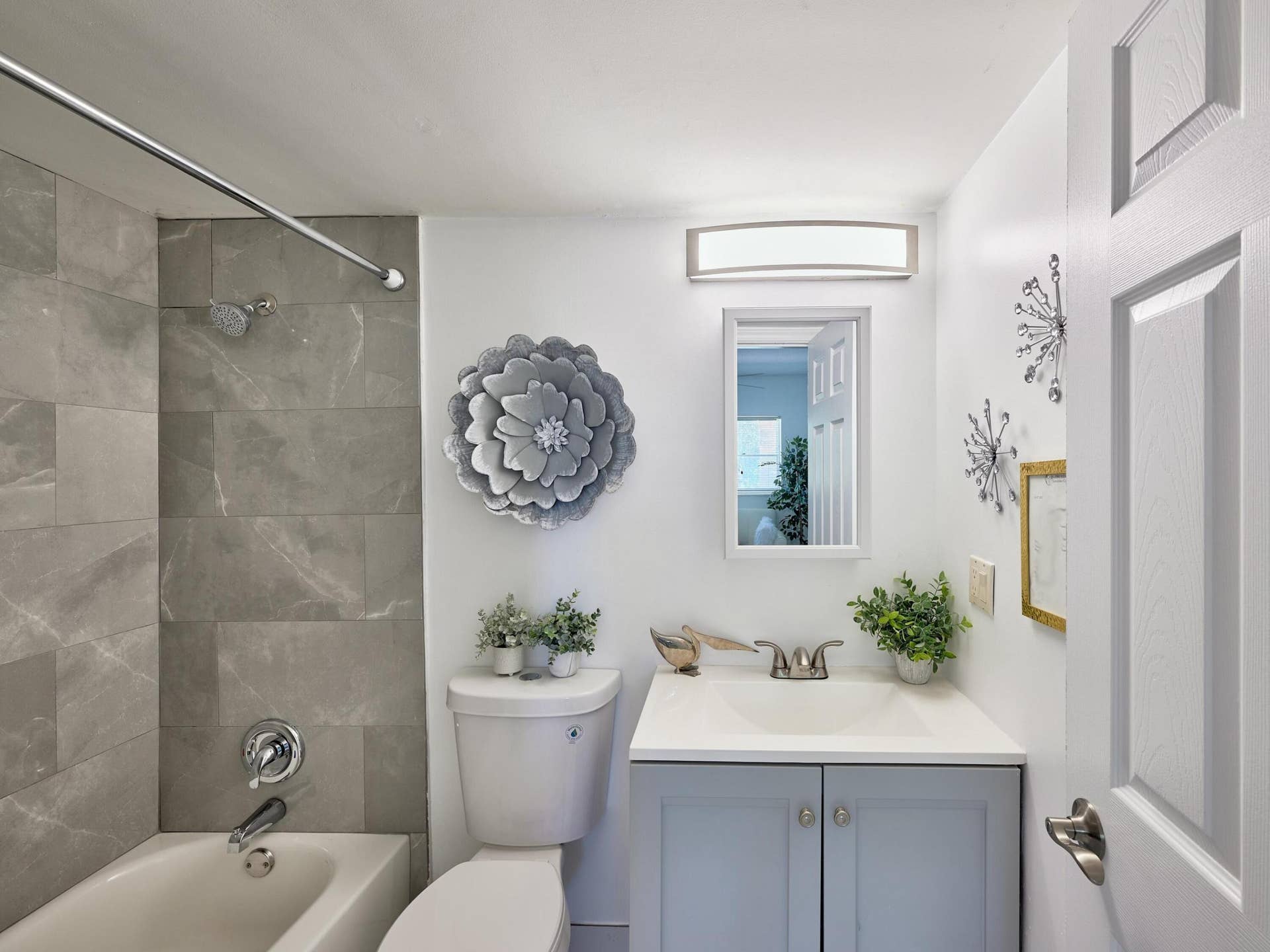 3421 Spanish Trail, #330, Delray Beach, FL 33483 Second Bathroom