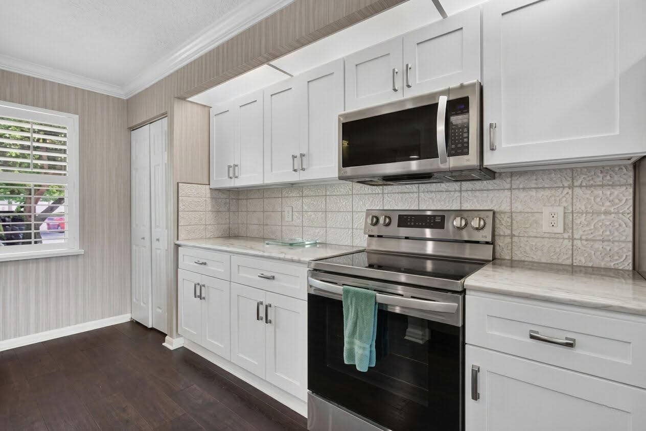 1604 ABACO Drive, #D1, Coconut Creek, FL 33066 Kitchen