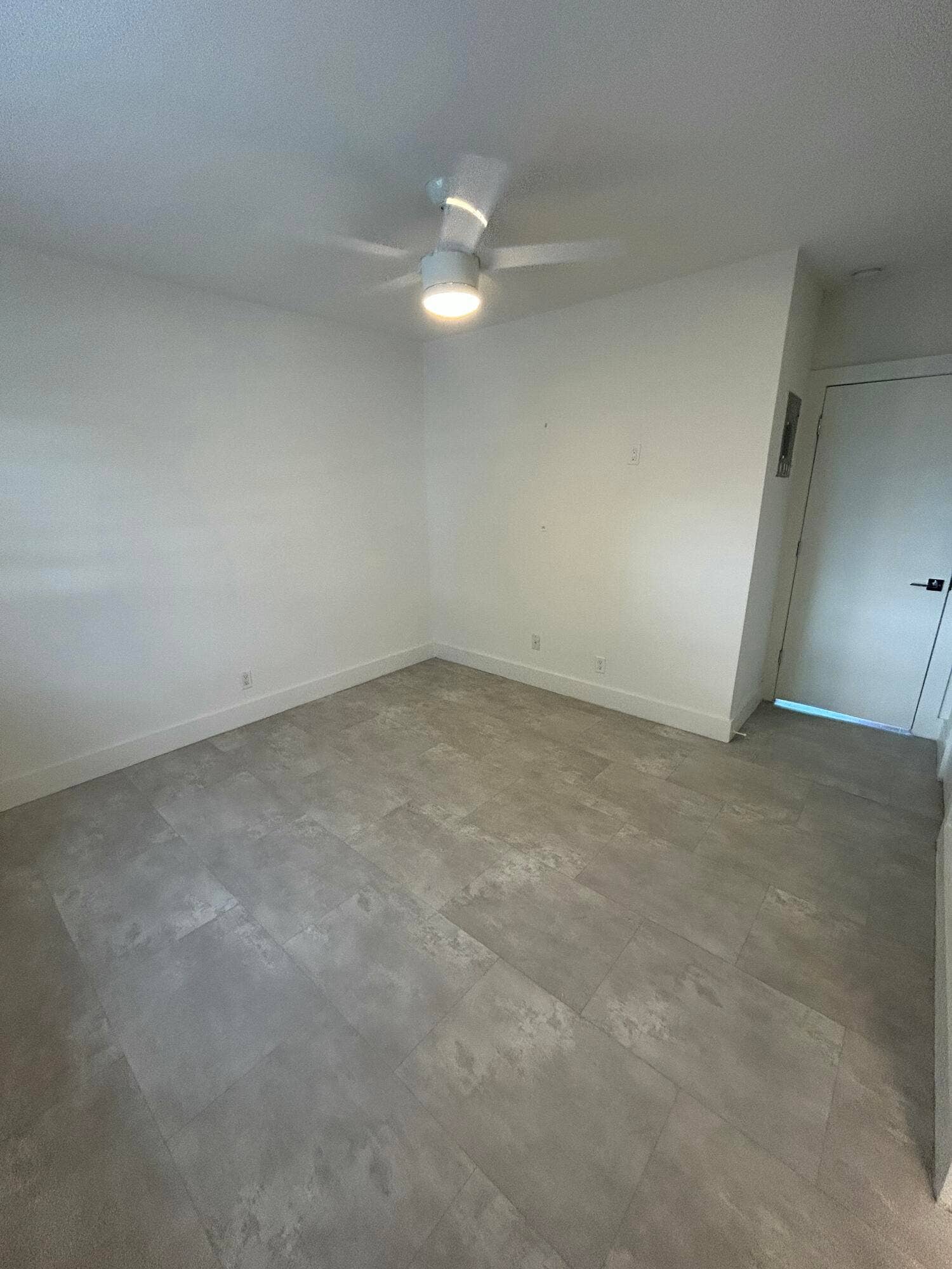 1273 NE 38th Street, #7, Oakland Park, Oakland Park, FL 33334 IMG_3859