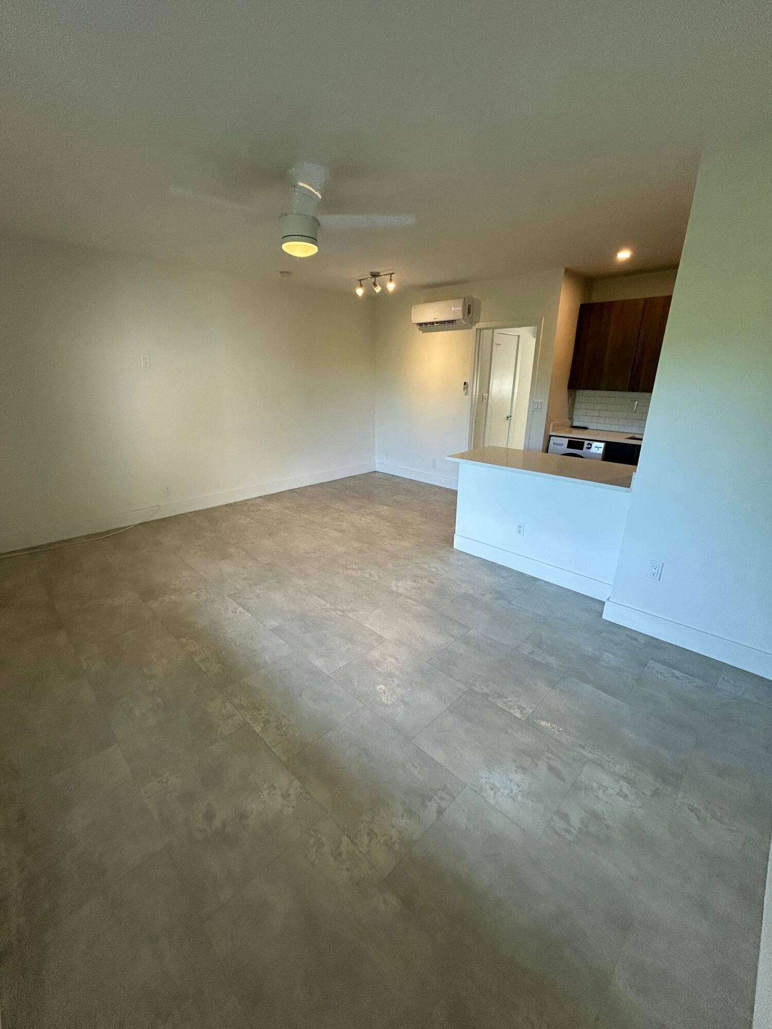 1273 NE 38th Street, #7, Oakland Park, Oakland Park, FL 33334 IMG_3806