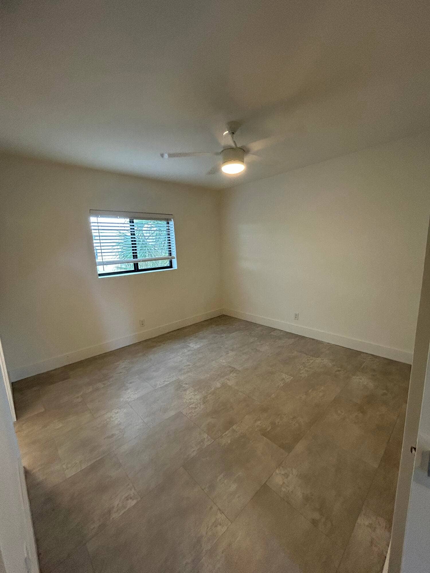 1273 NE 38th Street, #7, Oakland Park, Oakland Park, FL 33334 IMG_3886