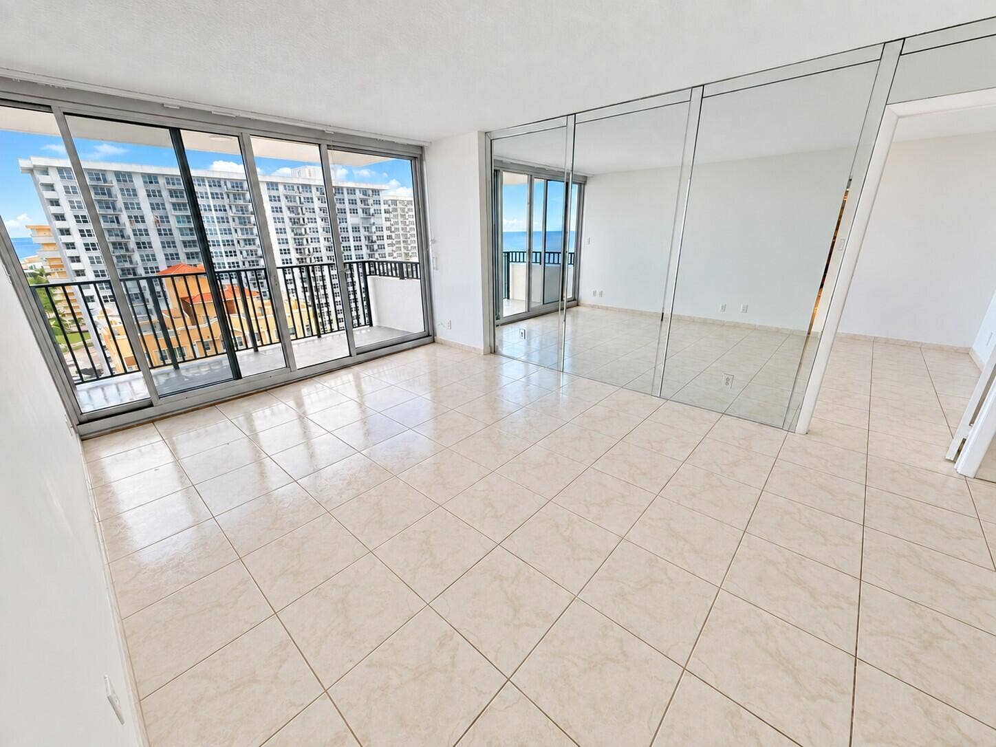 525 N OCEAN Boulevard, #1621, Pompano Beach, Pompano Beach, FL 33062 Living room