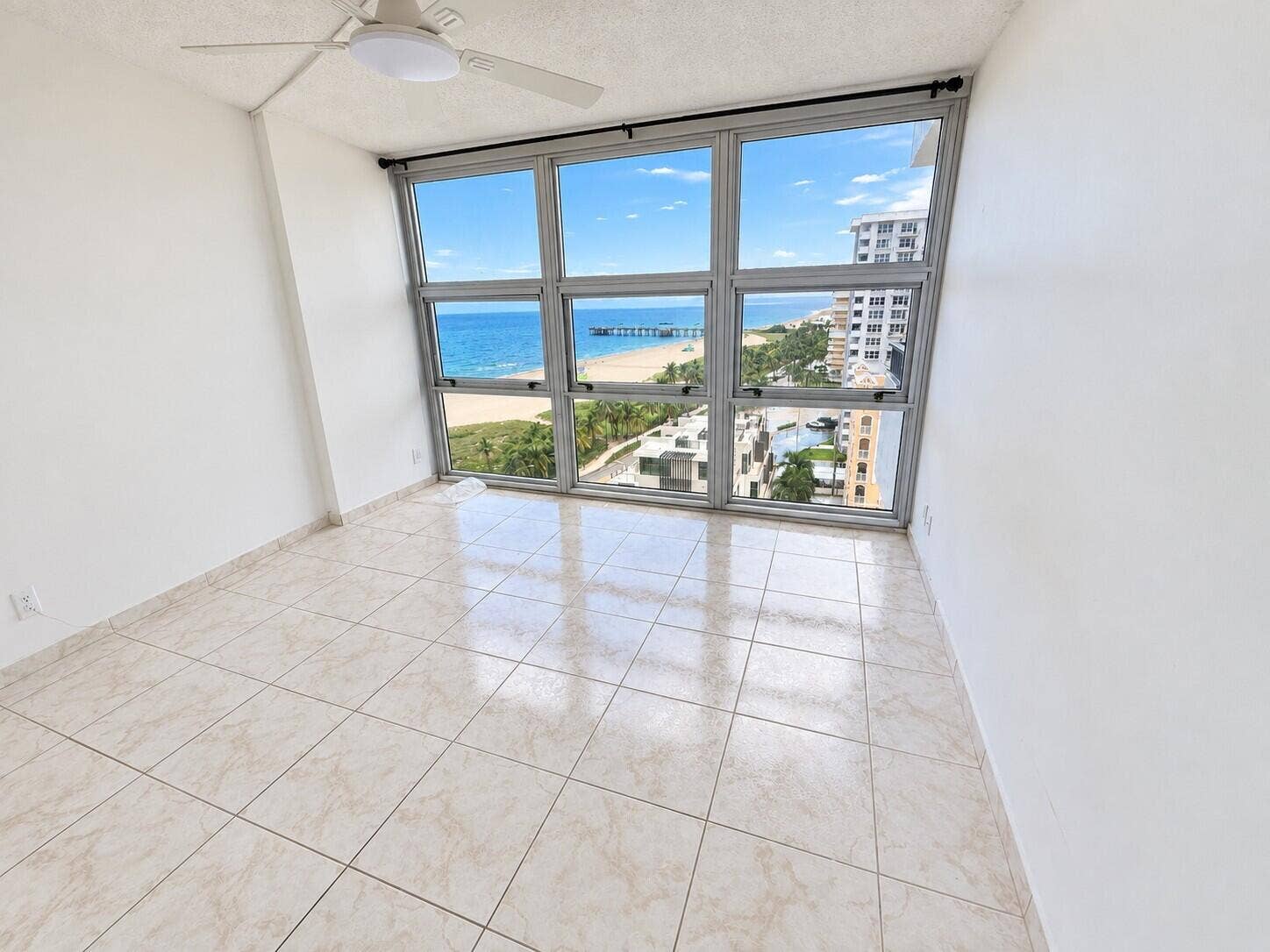 525 N OCEAN Boulevard, #1621, Pompano Beach, Pompano Beach, FL 33062 Sunlit Room With Ocean View
