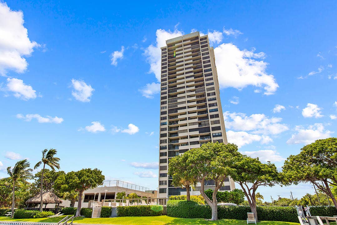 5600 N FLAGLER Drive, #310, West Palm Beach, West Palm Beach, FL 33407 5600-N-FLAGLER-DR-310-33407-023