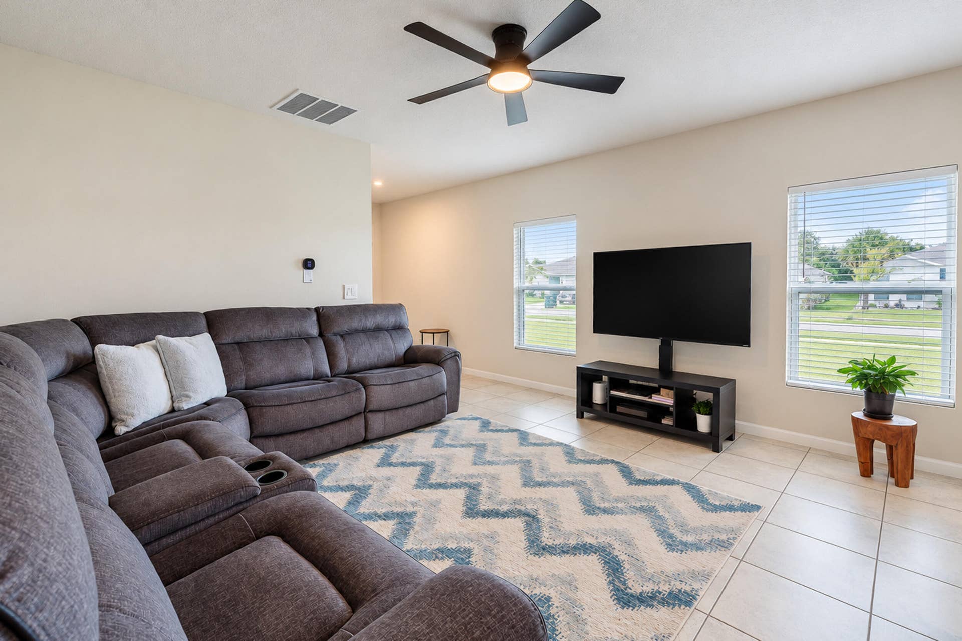 521 Cherimoya Street, Fort Pierce, FL 34981 Living Room
