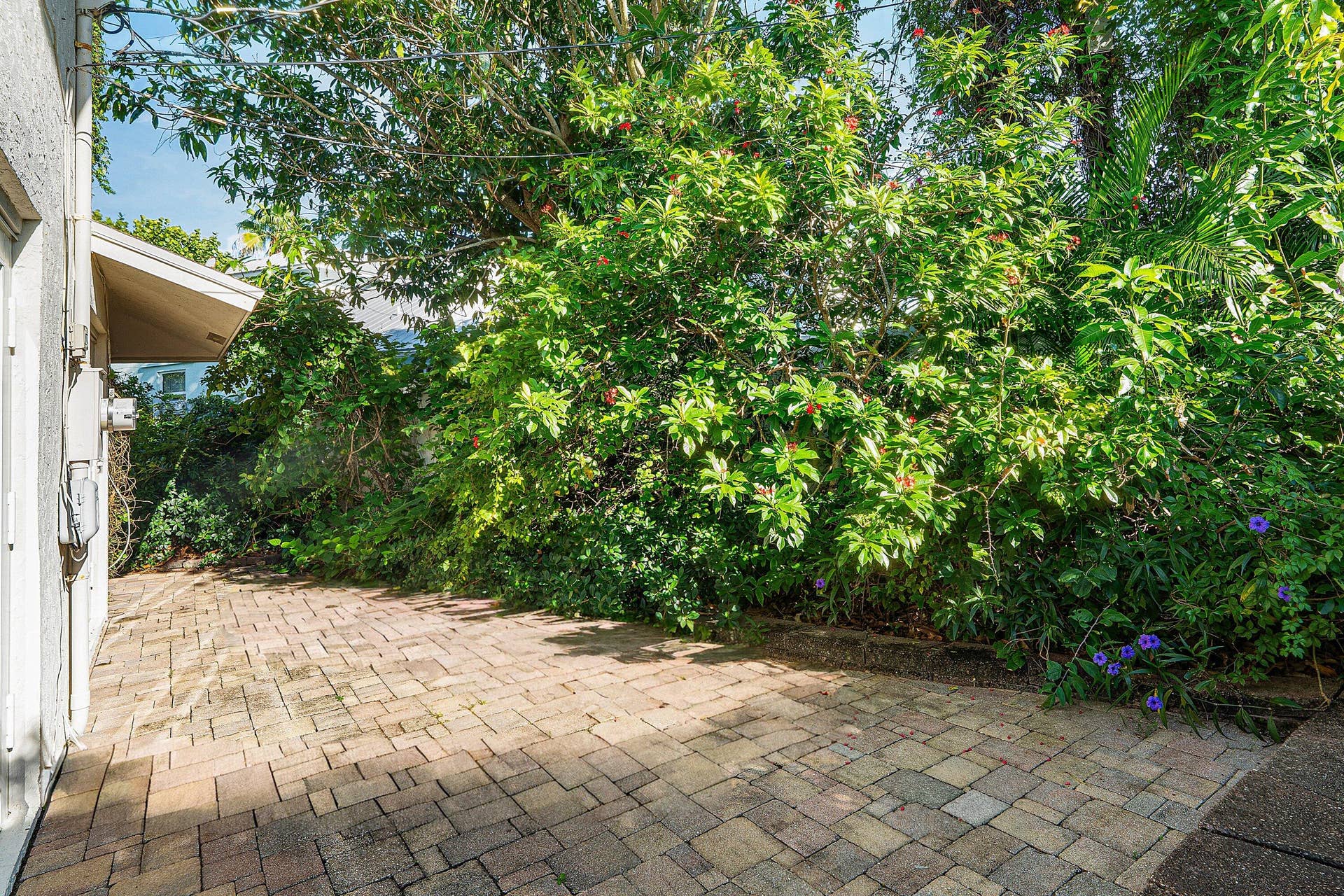 027-491NeptuneRoad-JunoBeach-FL-33408-SM