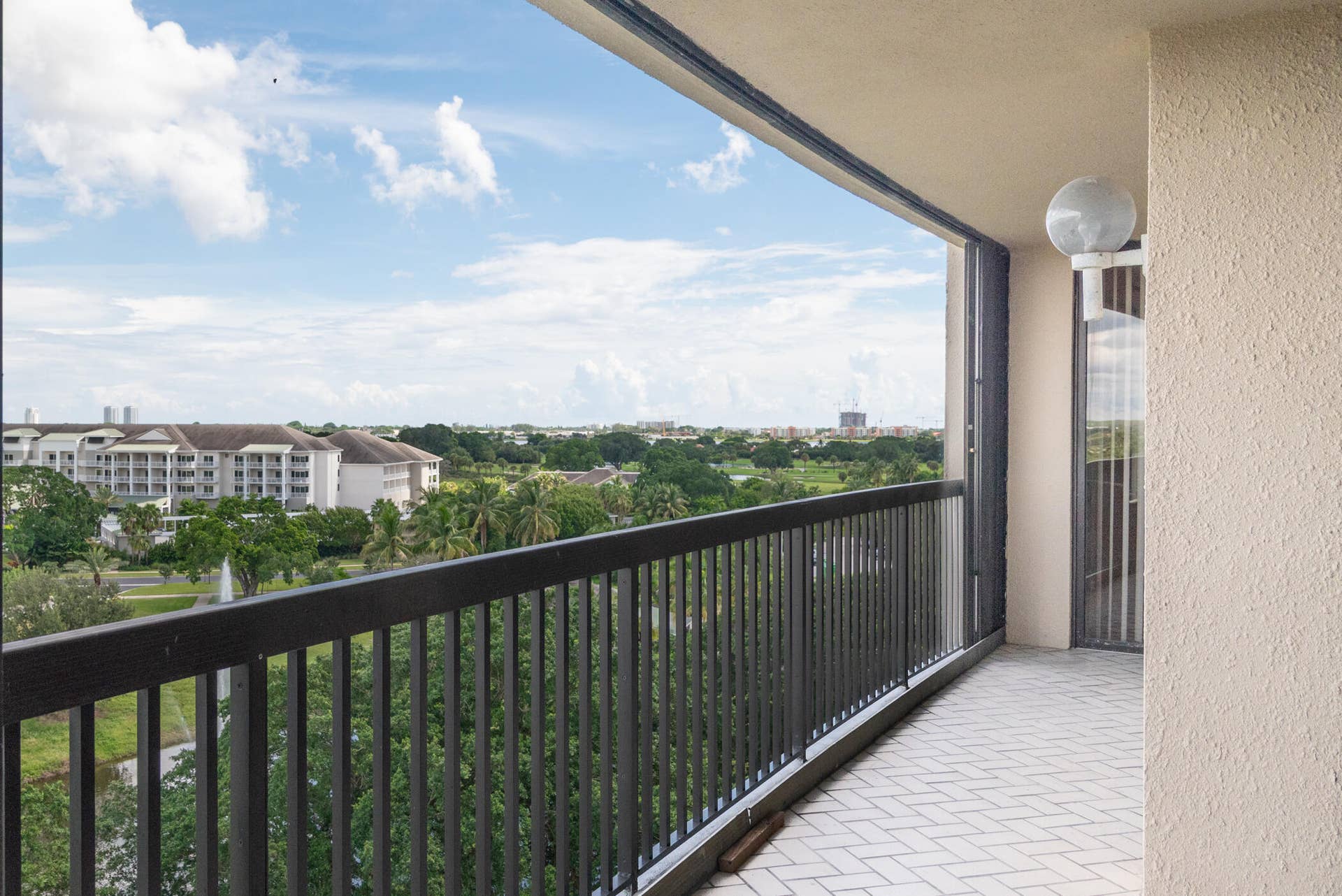 2480 PRESIDENTIAL Way, #903, West Palm Beach, FL 33401 Clark- 2480 Presidential Way 903-004