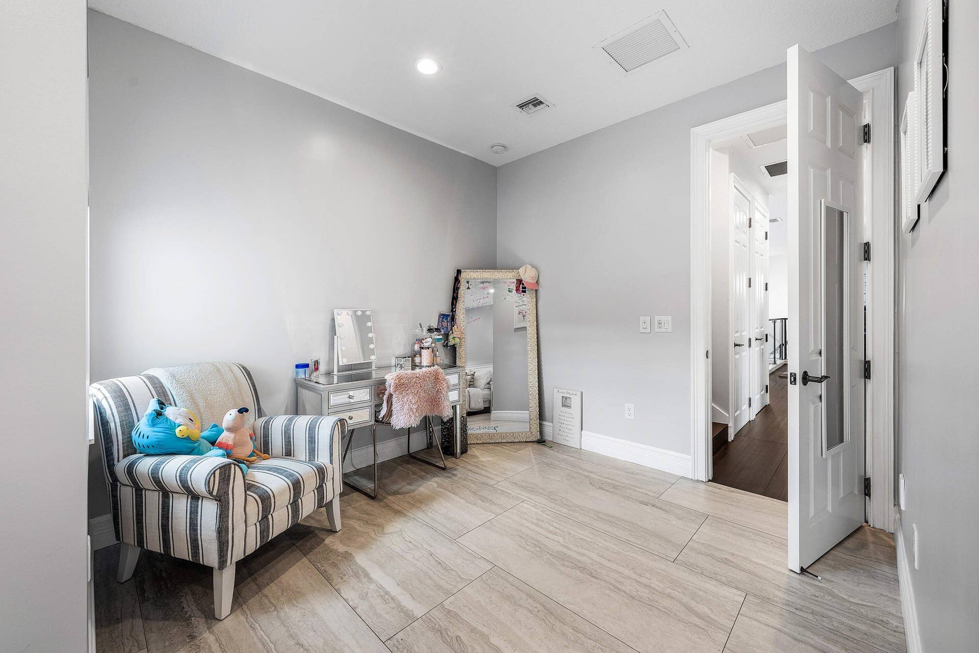 16716 Strasbourg Lane, Delray Beach, FL 33446 Bedroom 4 ensuite - seating area