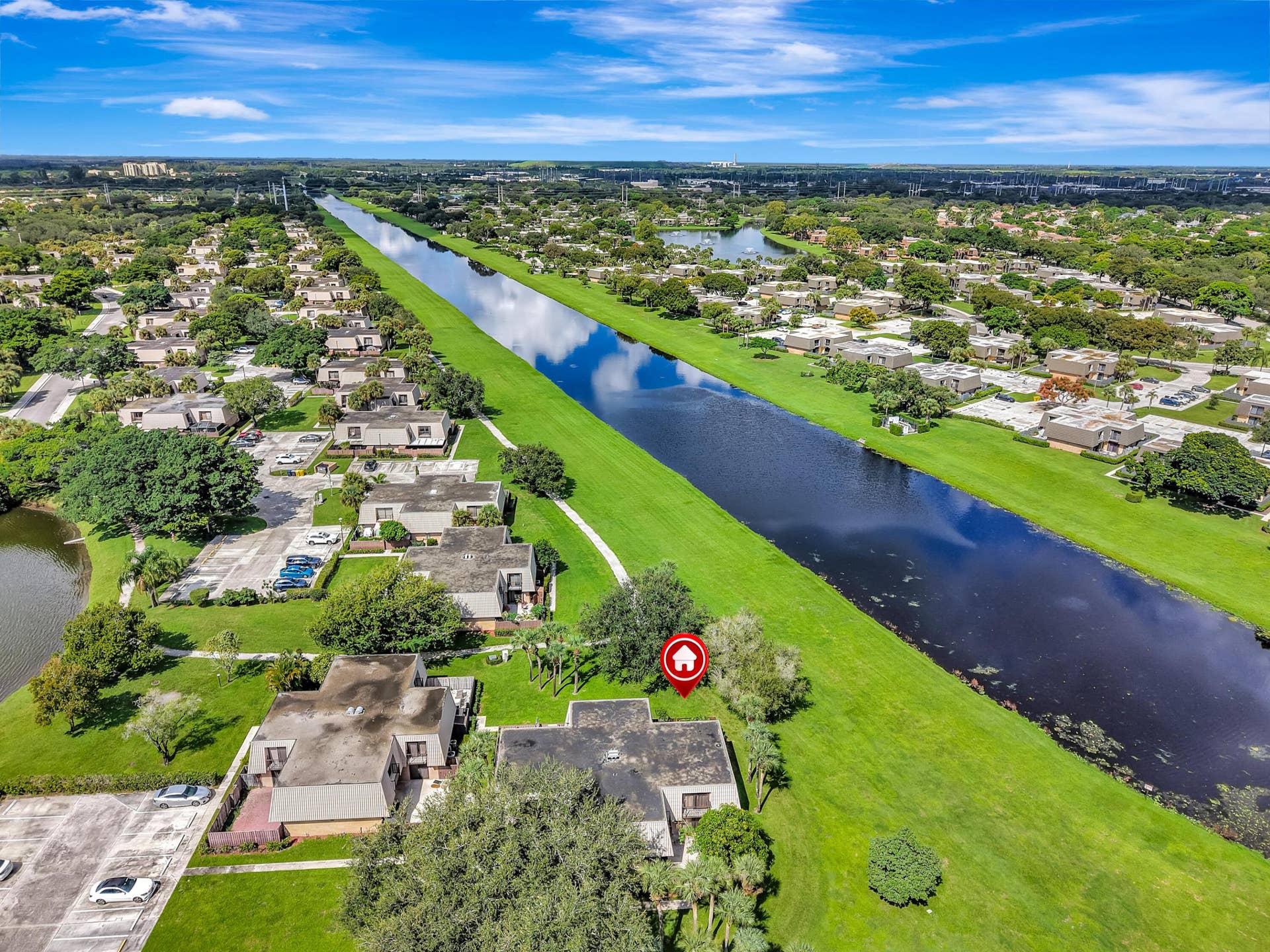 Aerial view of townhome waterview