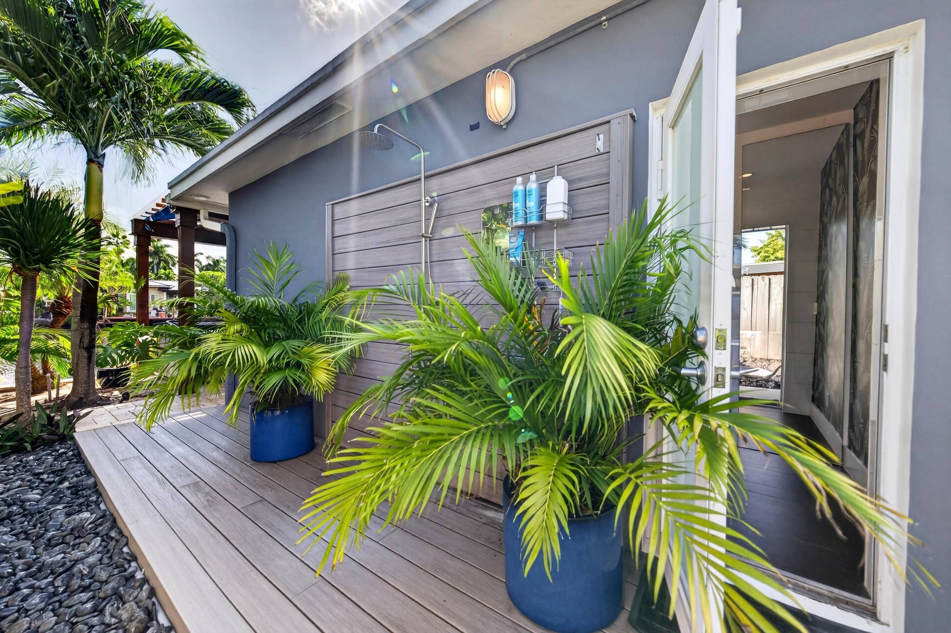 4100 NE 15TH Terrace, Oakland Park, FL 33334 052-023-Outdoor Shower-4000x2666