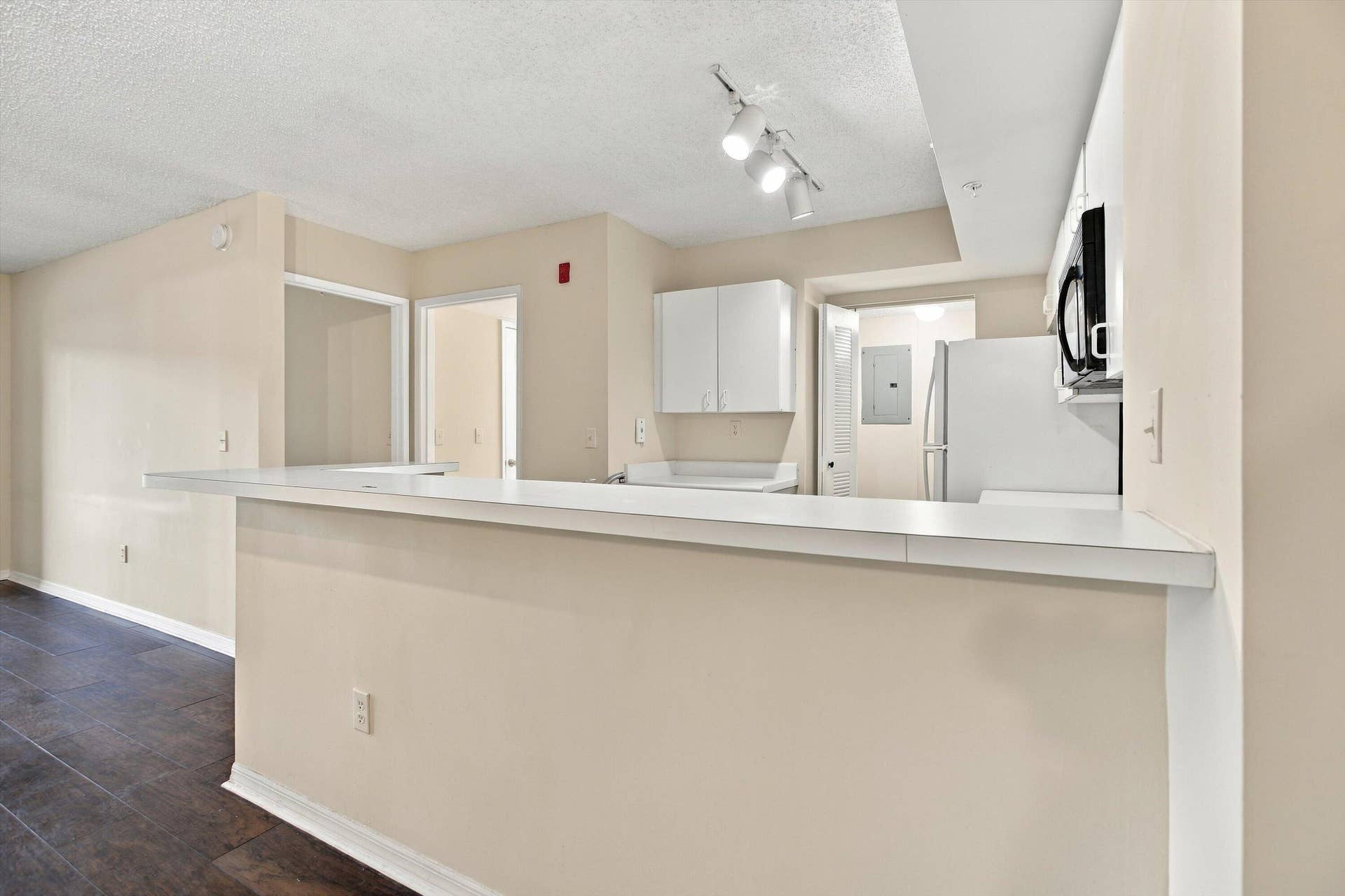 2640 S University Drive, #222, Davie, FL 33328 Kitchen