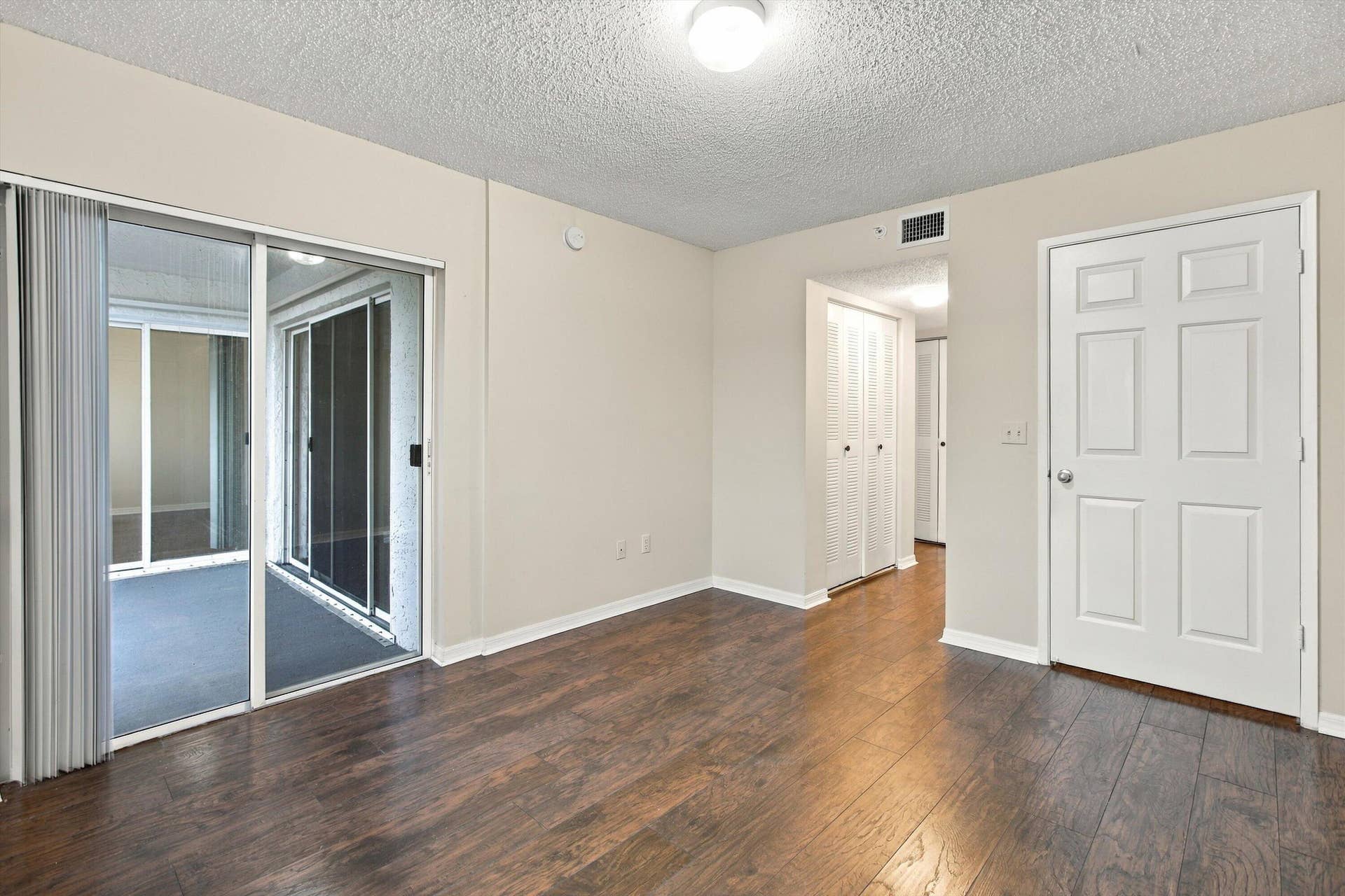 2640 S University Drive, #222, Davie, FL 33328 Living Area