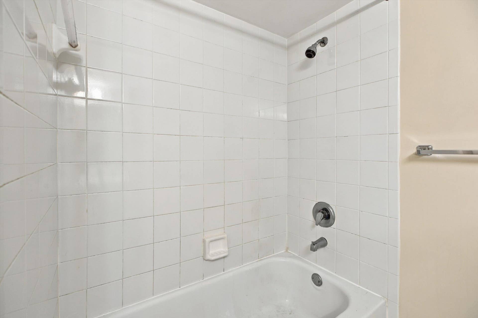 2640 S University Drive, #222, Davie, FL 33328 Bathroom