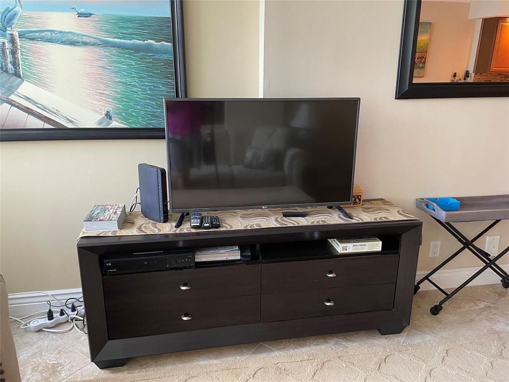 209 N FORT LAUDERDALE BEACH Boulevard, #9F, Fort Lauderdale, Fort Lauderdale, FL 33304 Photo 7