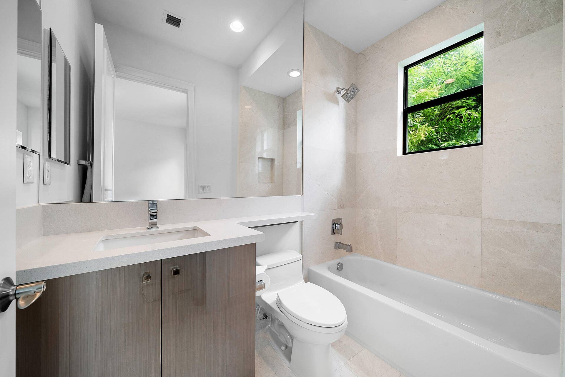 030-16526FleurdeLisWay-DelrayBeach-FL-33