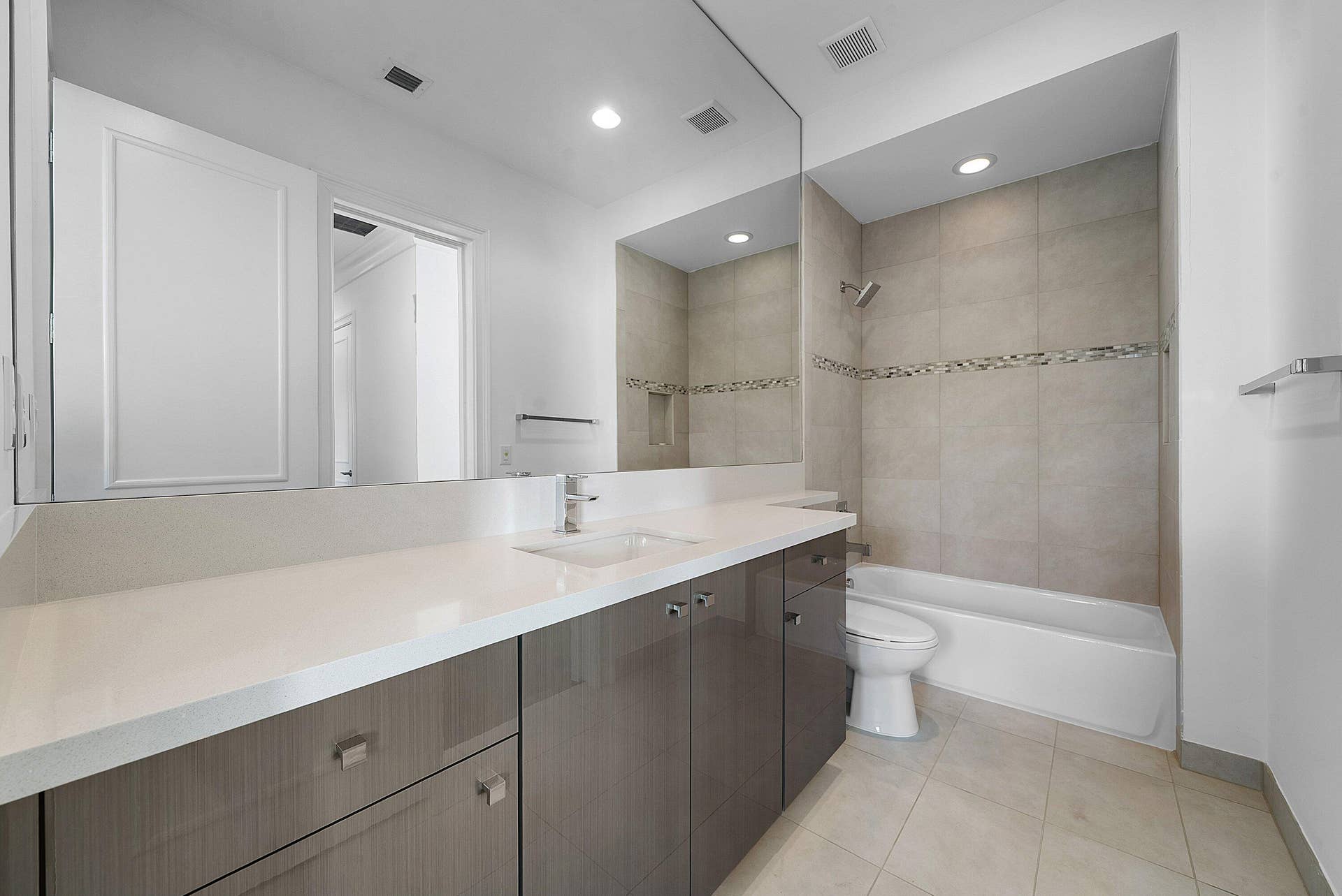 042-16526FleurdeLisWay-DelrayBeach-FL-33