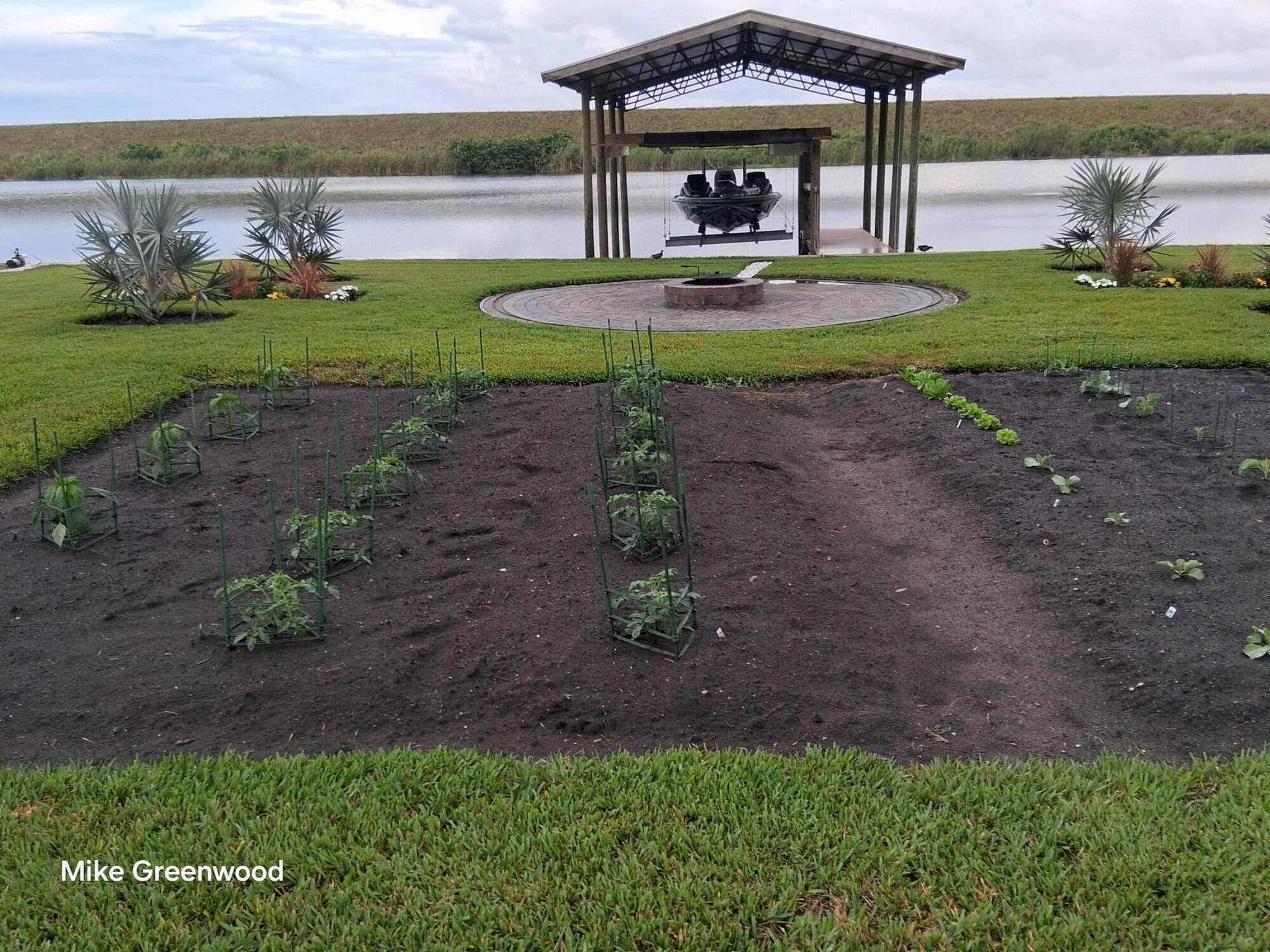 7952 SE US HIGHWAY 441 SE, Okeechobee, FL 34974 garden and boat dock and lift