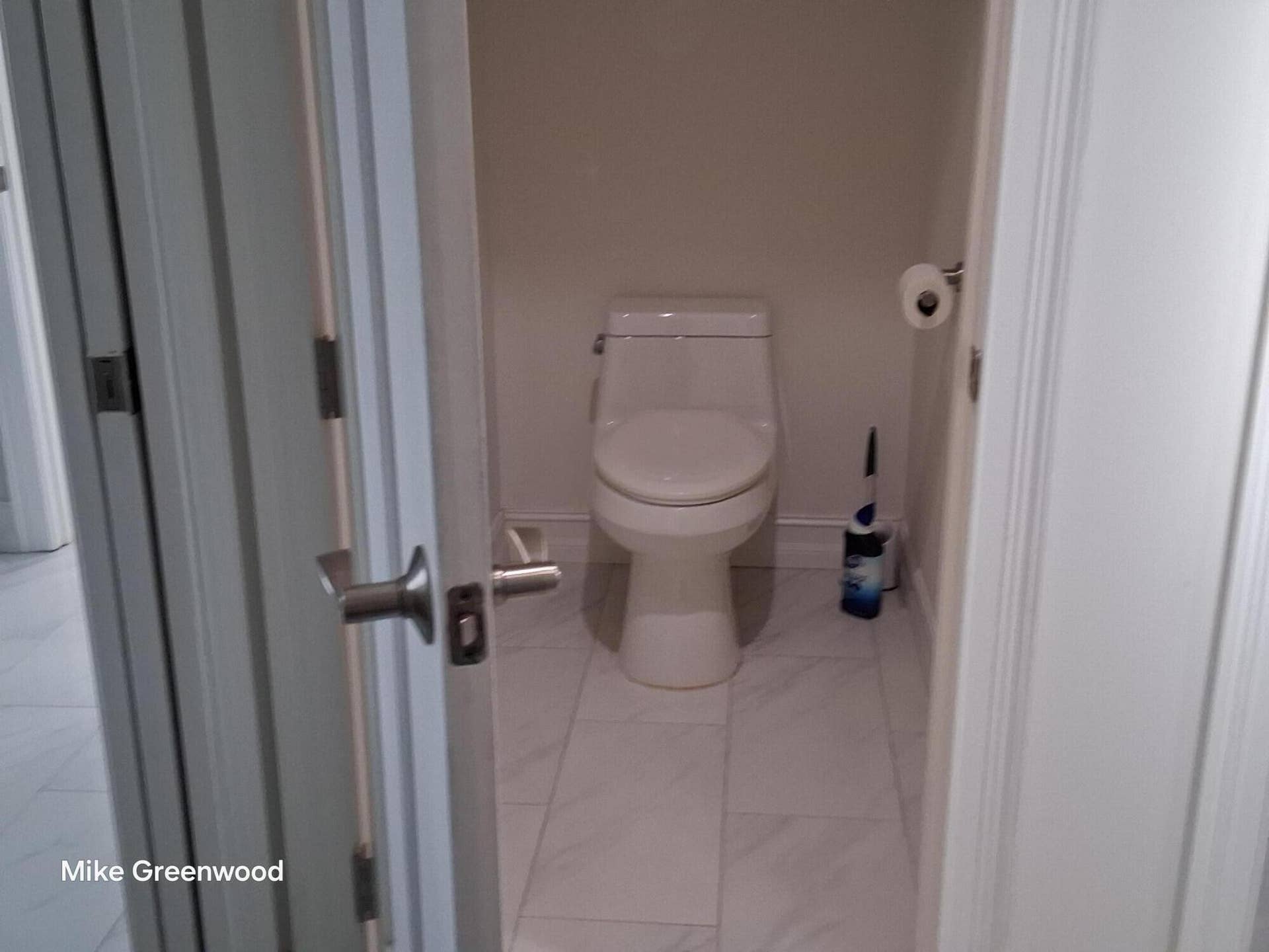 7952 SE US HIGHWAY 441 SE, Okeechobee, FL 34974 master commode room
