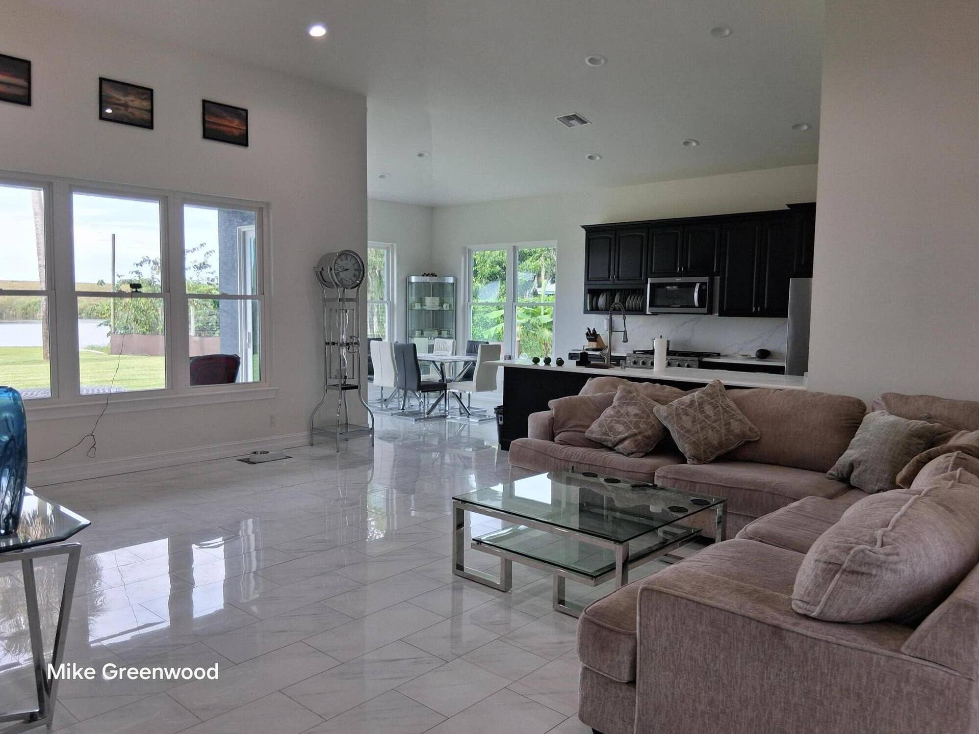 7952 SE US HIGHWAY 441 SE, Okeechobee, FL 34974 great room