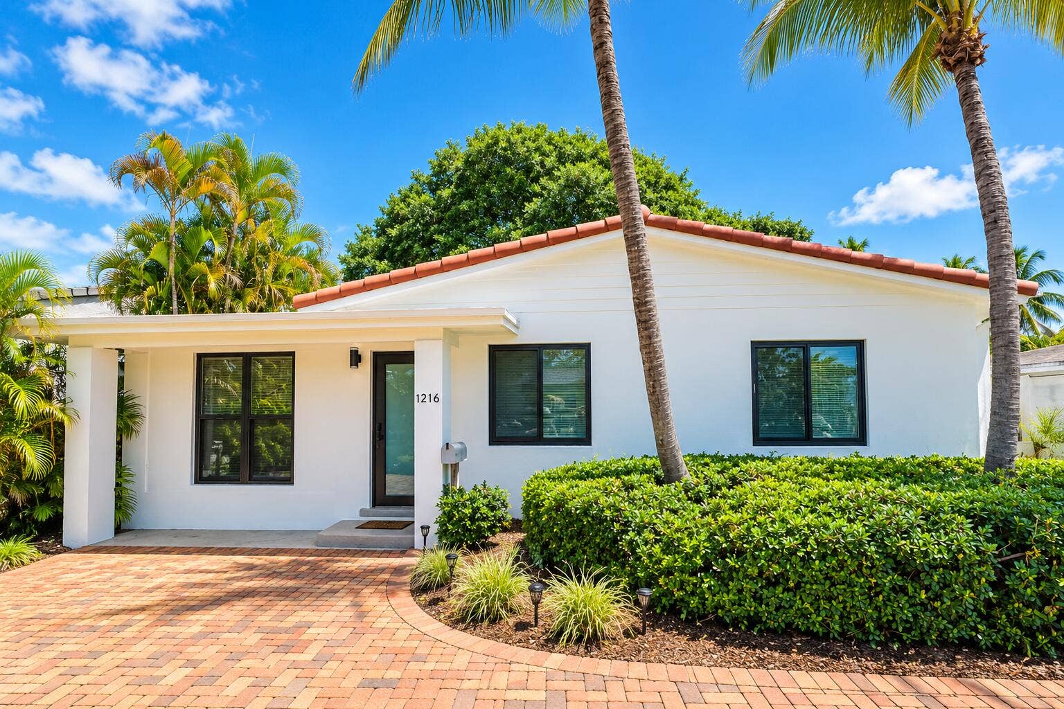1216 NE 16th Terrace, Fort Lauderdale, FL 33304 front(2)