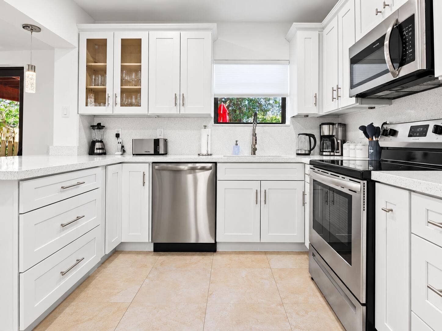 1216 NE 16th Terrace, Fort Lauderdale, FL 33304 kitchen(2)