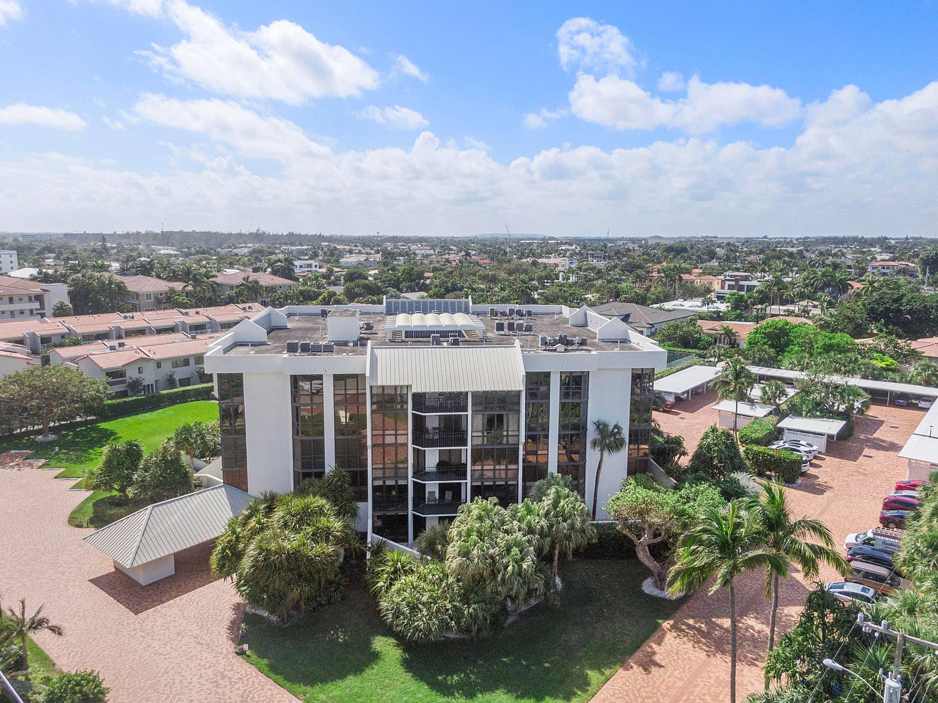 1901 S Ocean Boulevard, #401, Boca Raton, FL 33432 Boutique building with only 37 residences