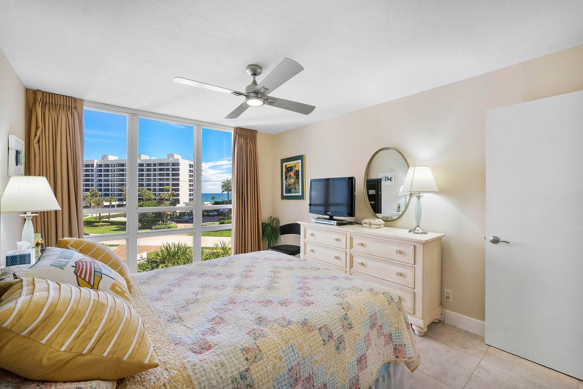 1901 S Ocean Boulevard, #401, Boca Raton, FL 33432 View of the ocean just a few feet away