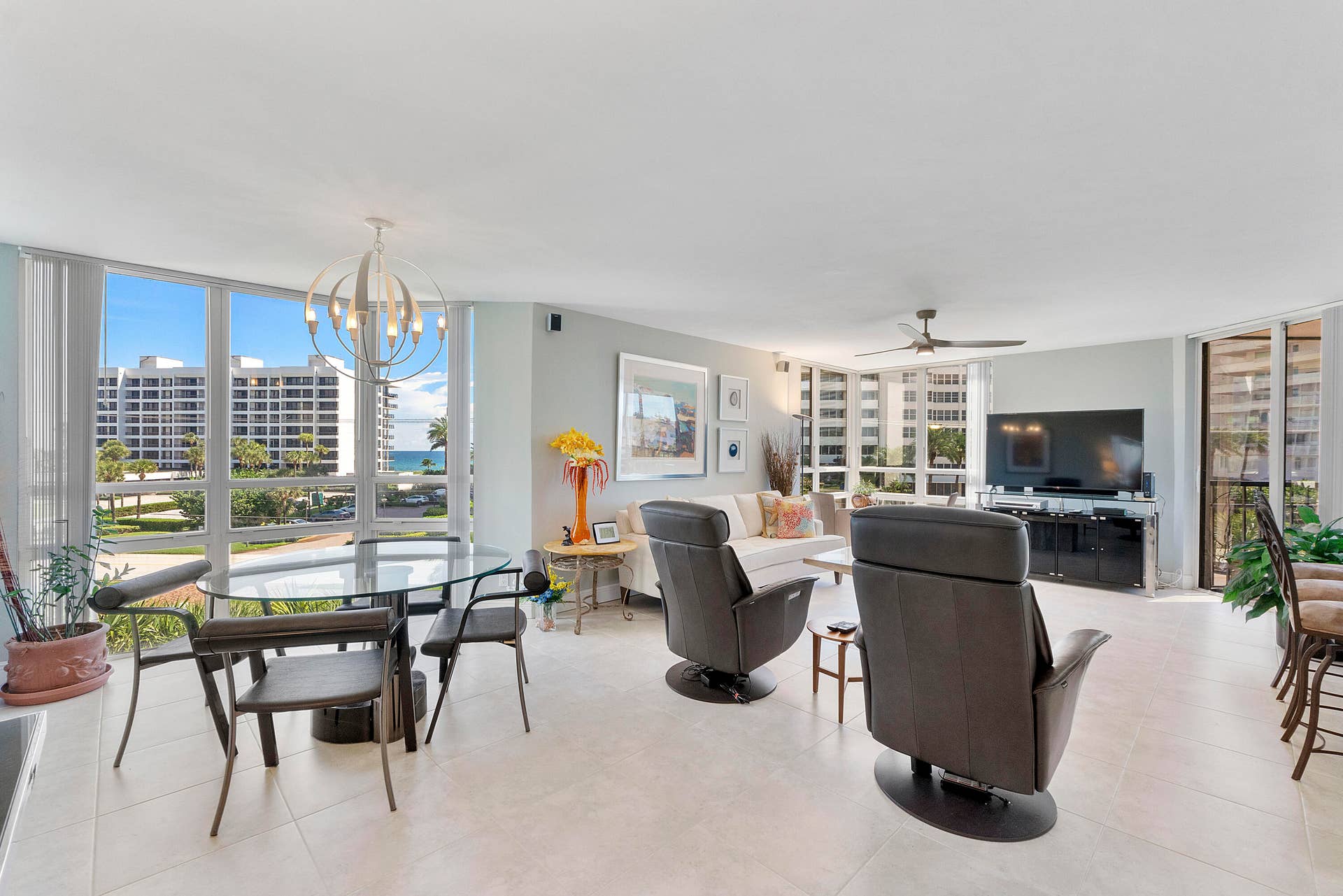 1901 S Ocean Boulevard, #401, Boca Raton, FL 33432 Neutral tile flooring throughout