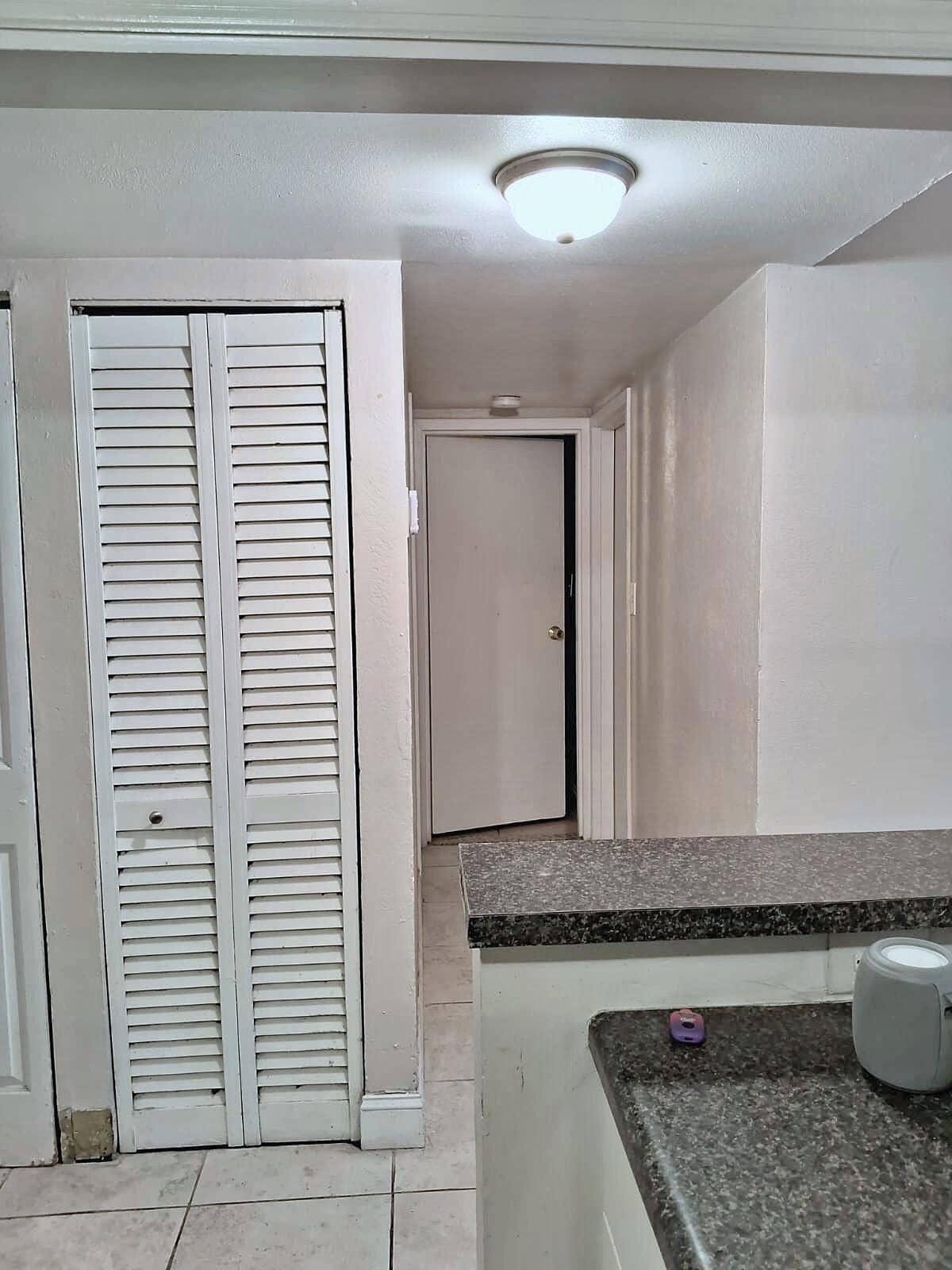 08_Hallway-Closet