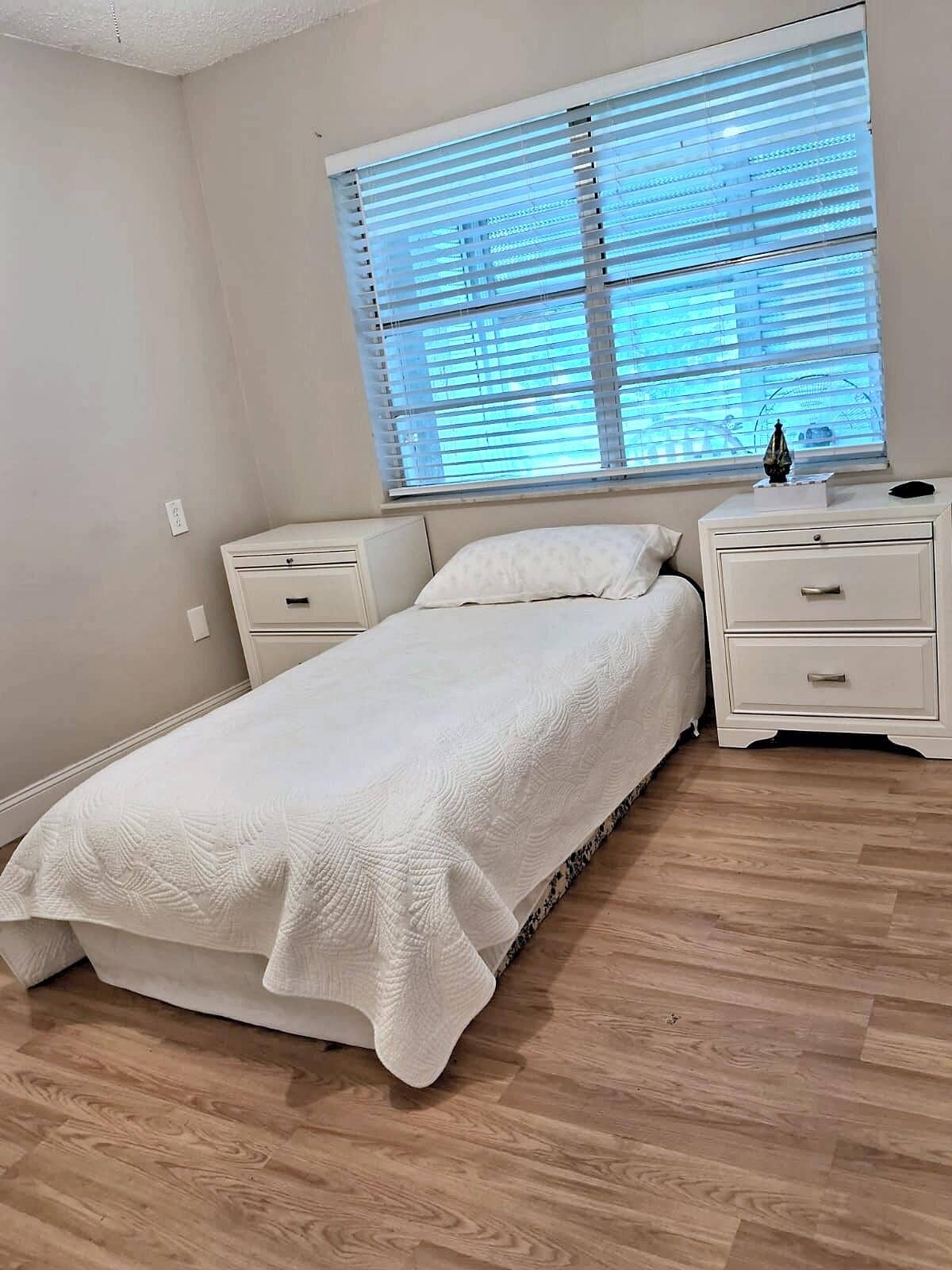 09_Bedroom-1