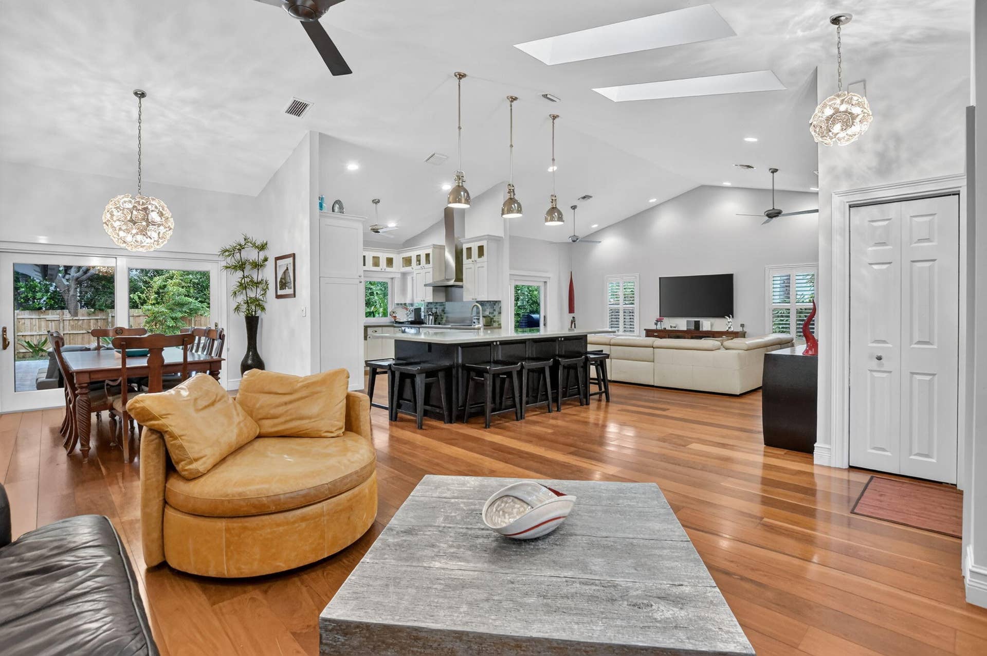 840 SW 21ST Street, Boca Raton, FL 33486 Living Room