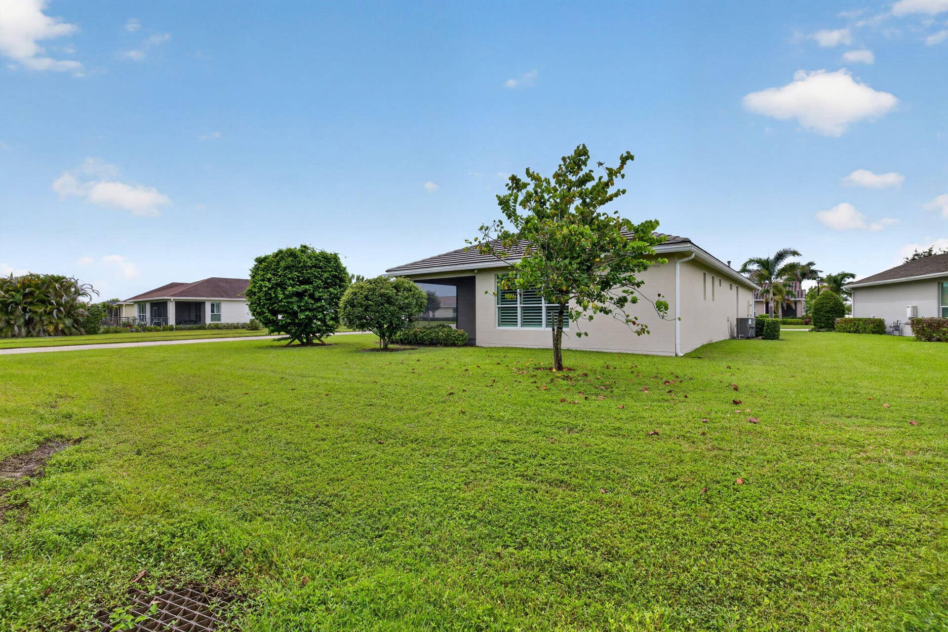 9907 SW Trumpet Tree Circle, Port St Lucie, FL 34987 43-web-or-mls-3A5A2206