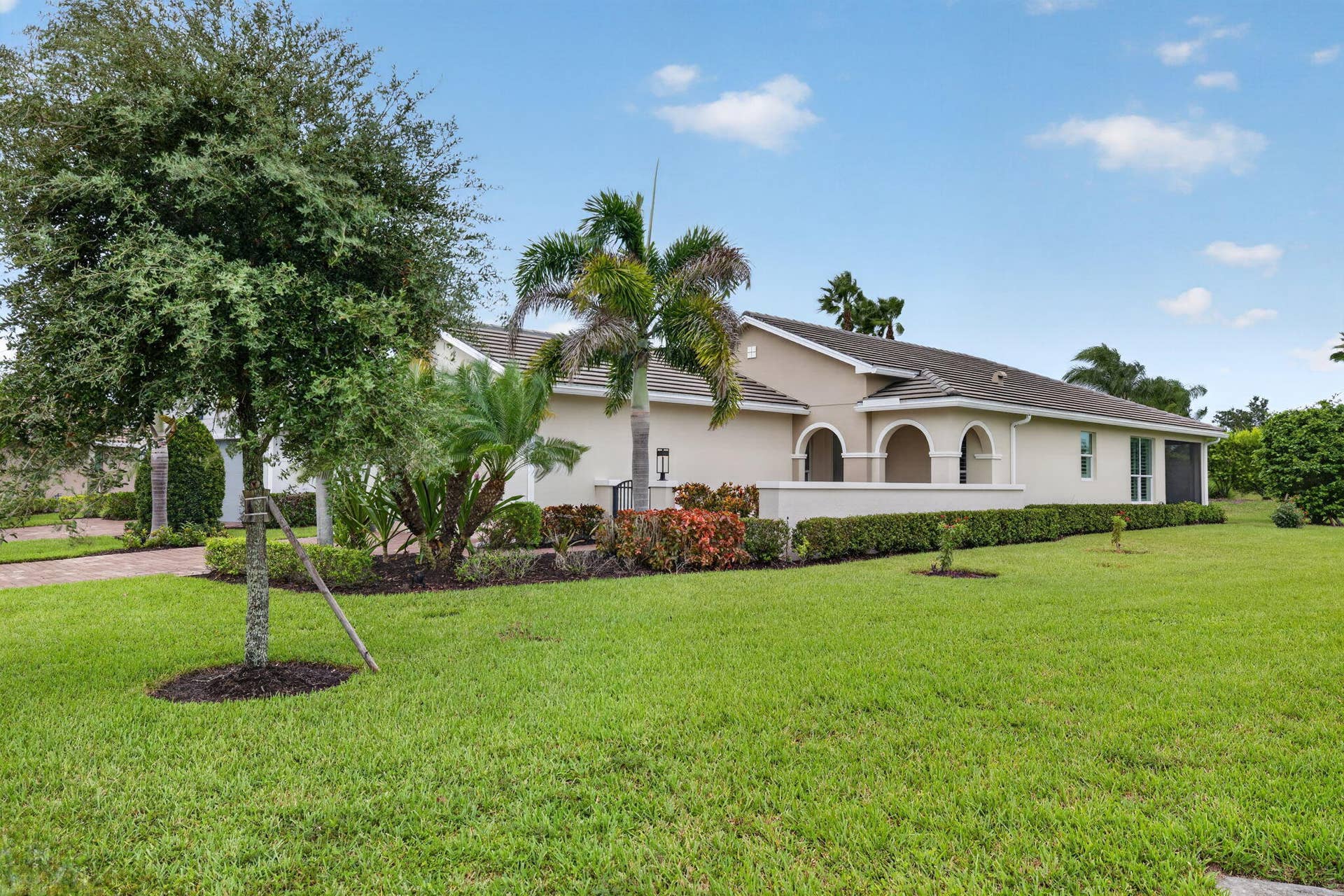 9907 SW Trumpet Tree Circle, Port St Lucie, FL 34987 3-web-or-mls-3A5A2222