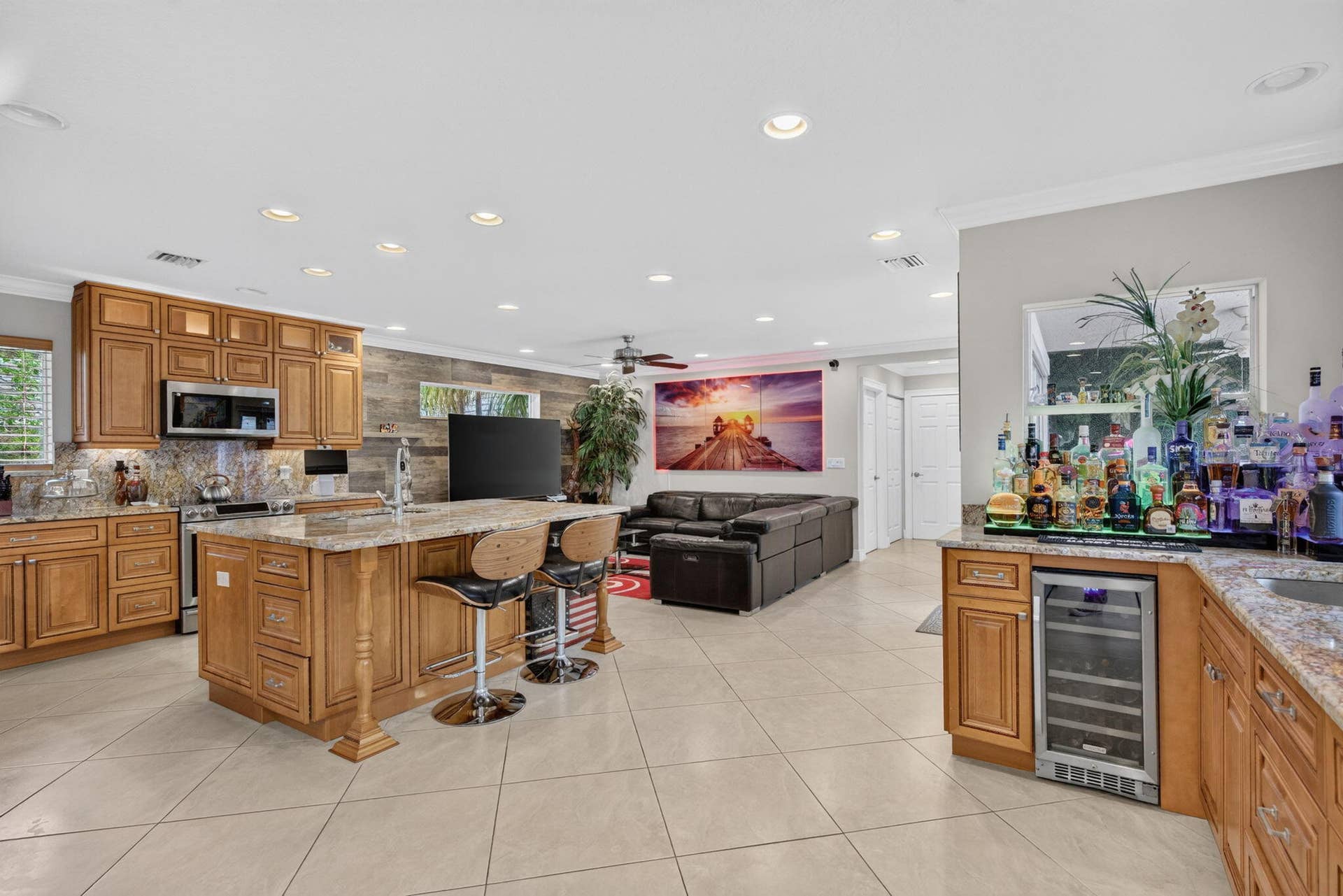 330 SW 75th Avenue, Plantation, FL 33317 Kitchen and Family Room