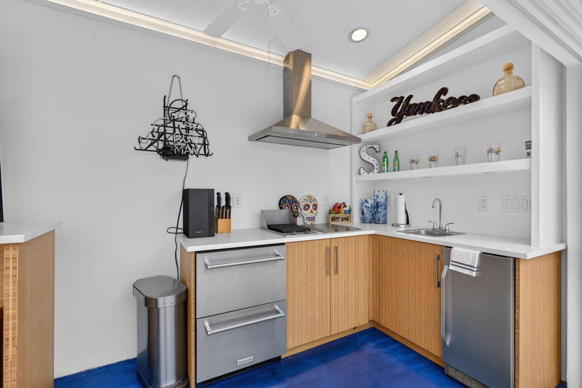 330 SW 75th Avenue, Plantation, FL 33317 Two Draw Refrigerator and cook top with hood