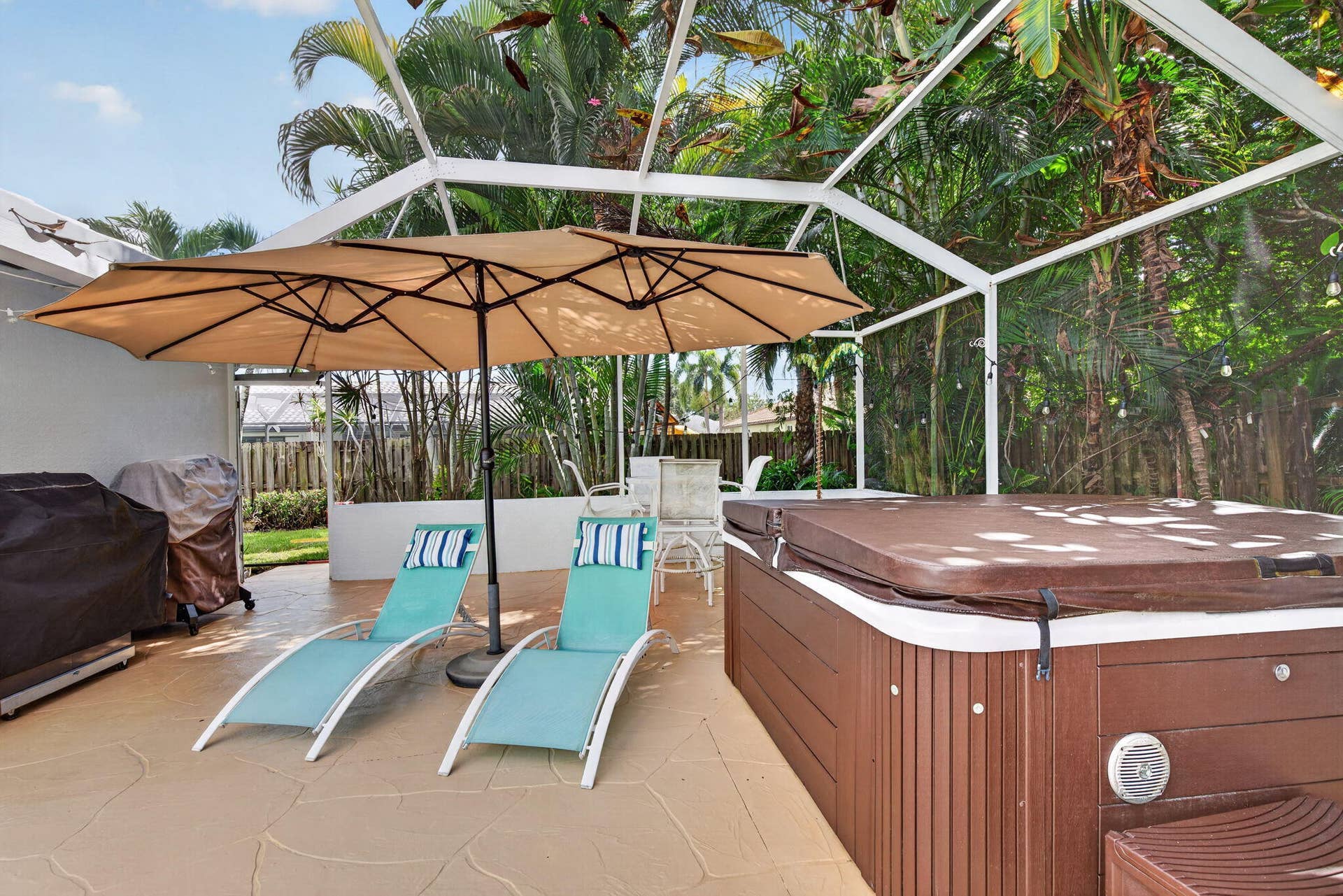 330 SW 75th Avenue, Plantation, FL 33317 Jacuzzi