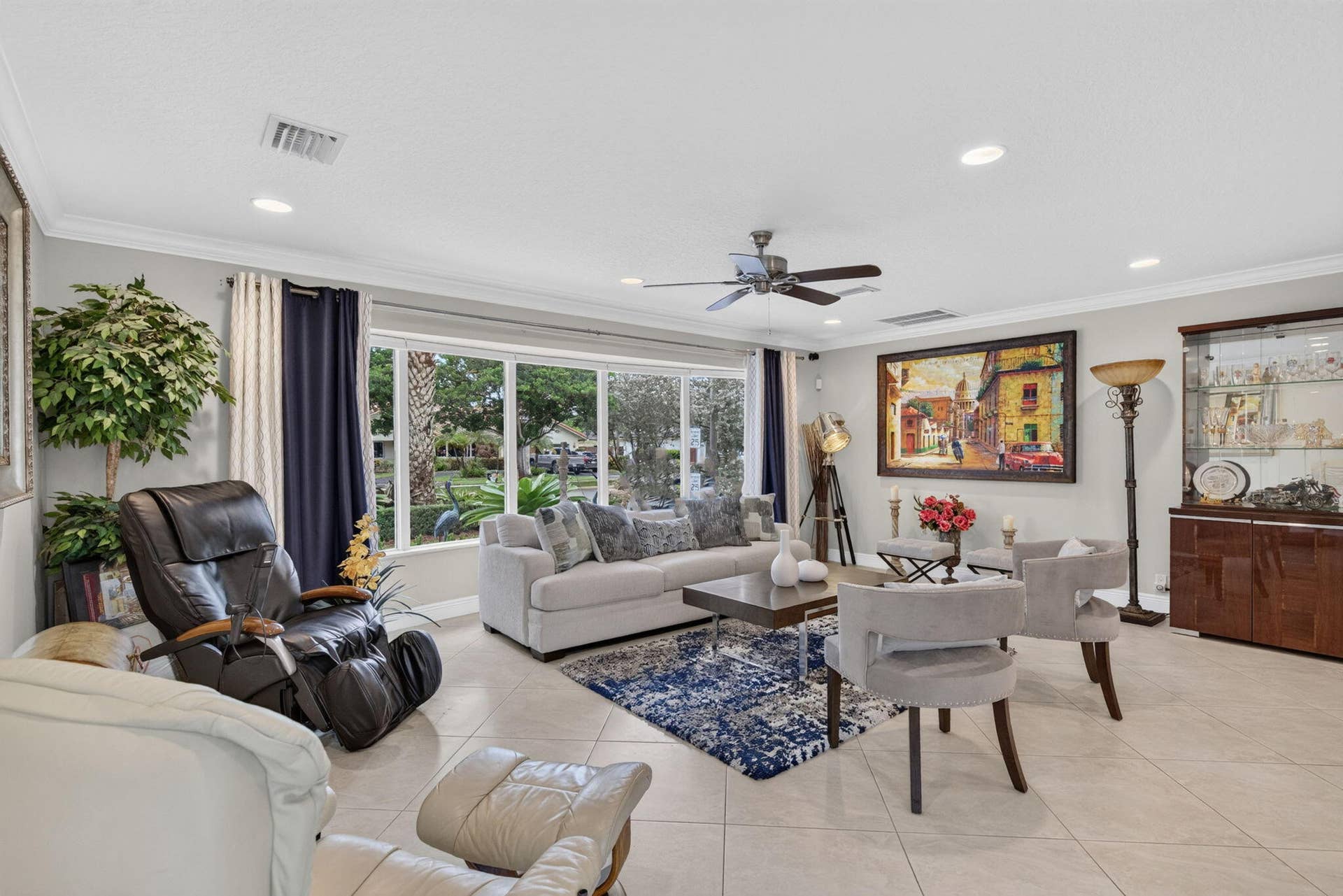 330 SW 75th Avenue, Plantation, FL 33317 Living Room