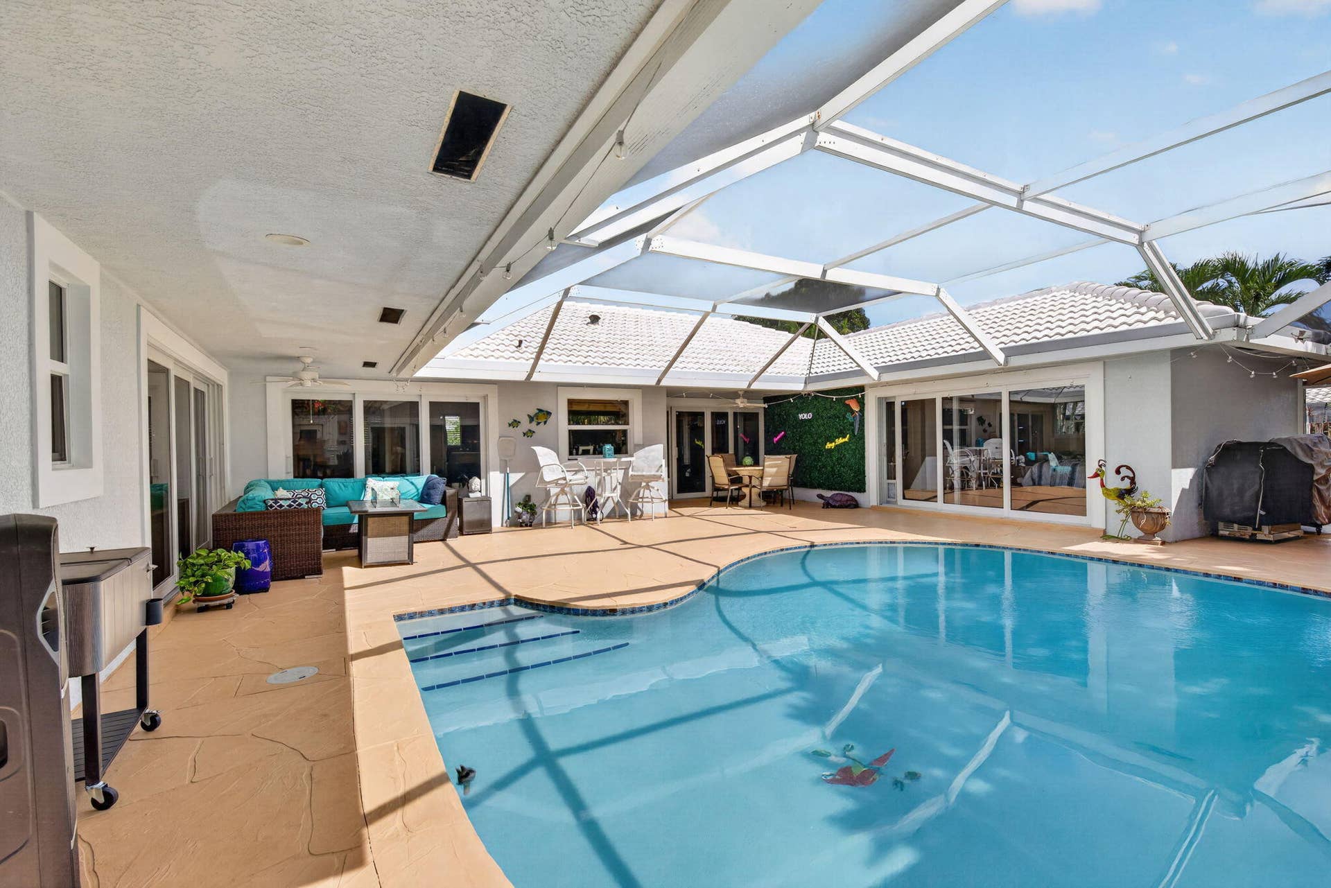 330 SW 75th Avenue, Plantation, FL 33317 Salt Water Pool