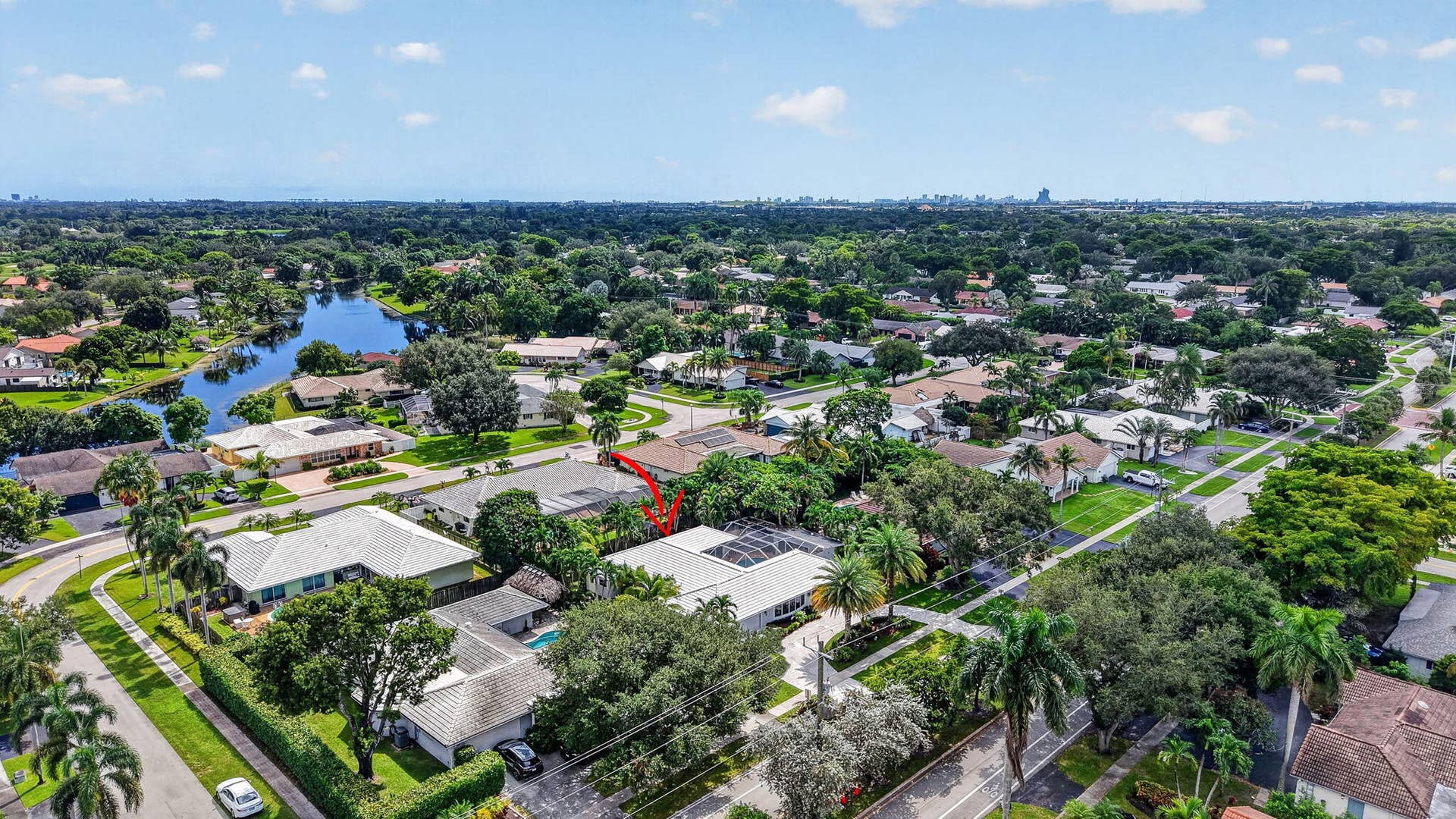 330 SW 75th Avenue, Plantation, FL 33317 68-web-or-mls-DJI_20261006121518_0011_D