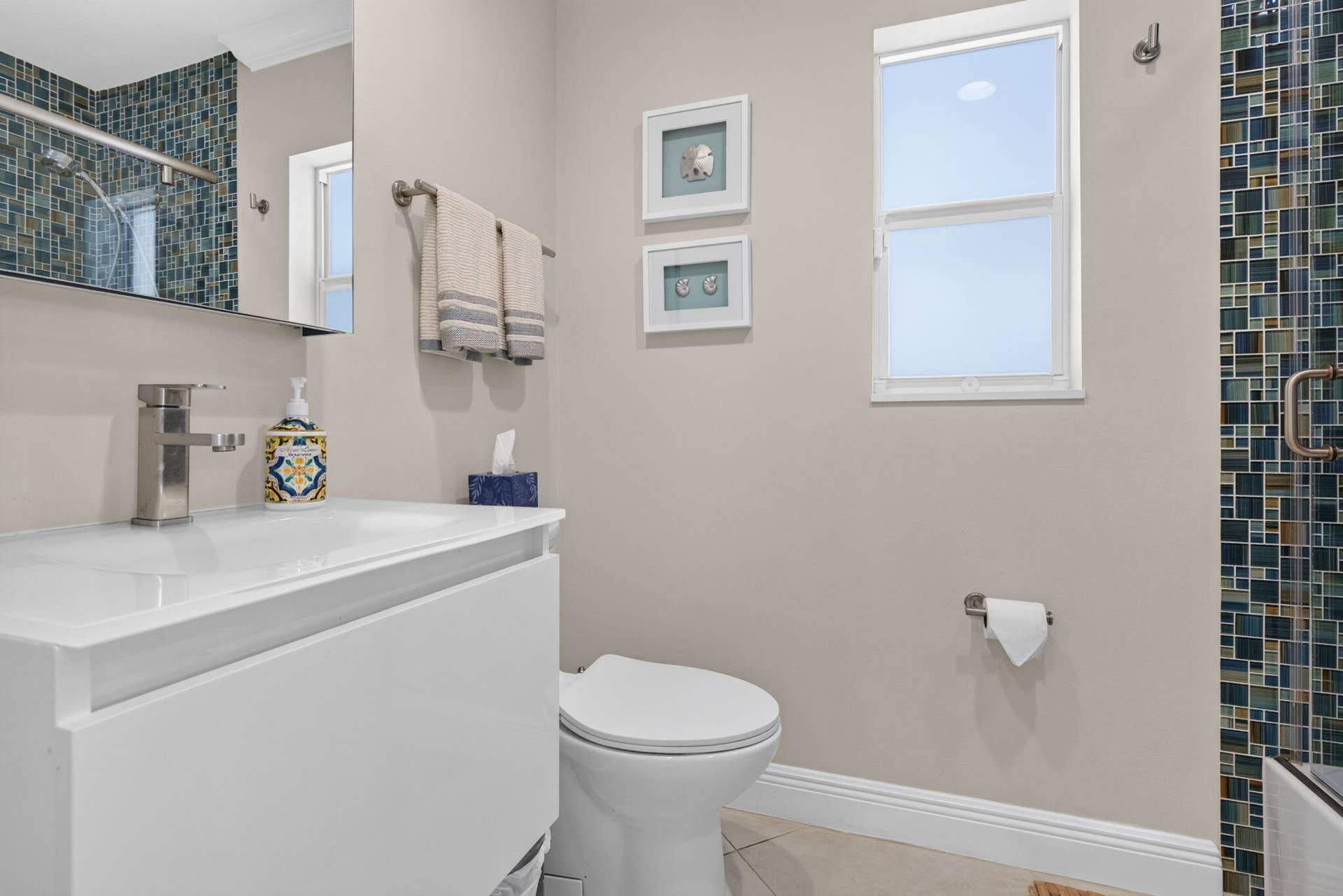 330 SW 75th Avenue, Plantation, FL 33317 Second Bedroom Bath