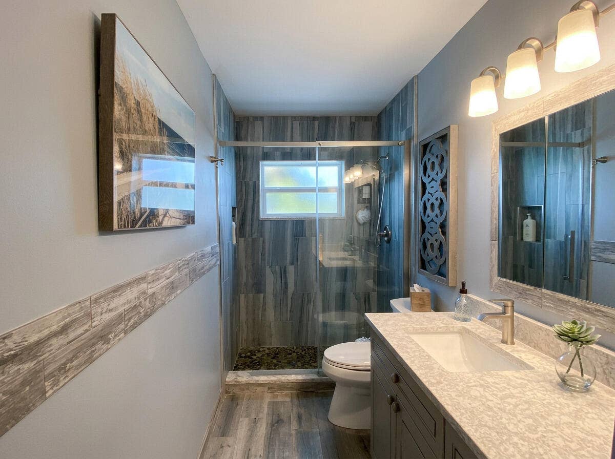 2638 Gately Dr - Bathroom 2