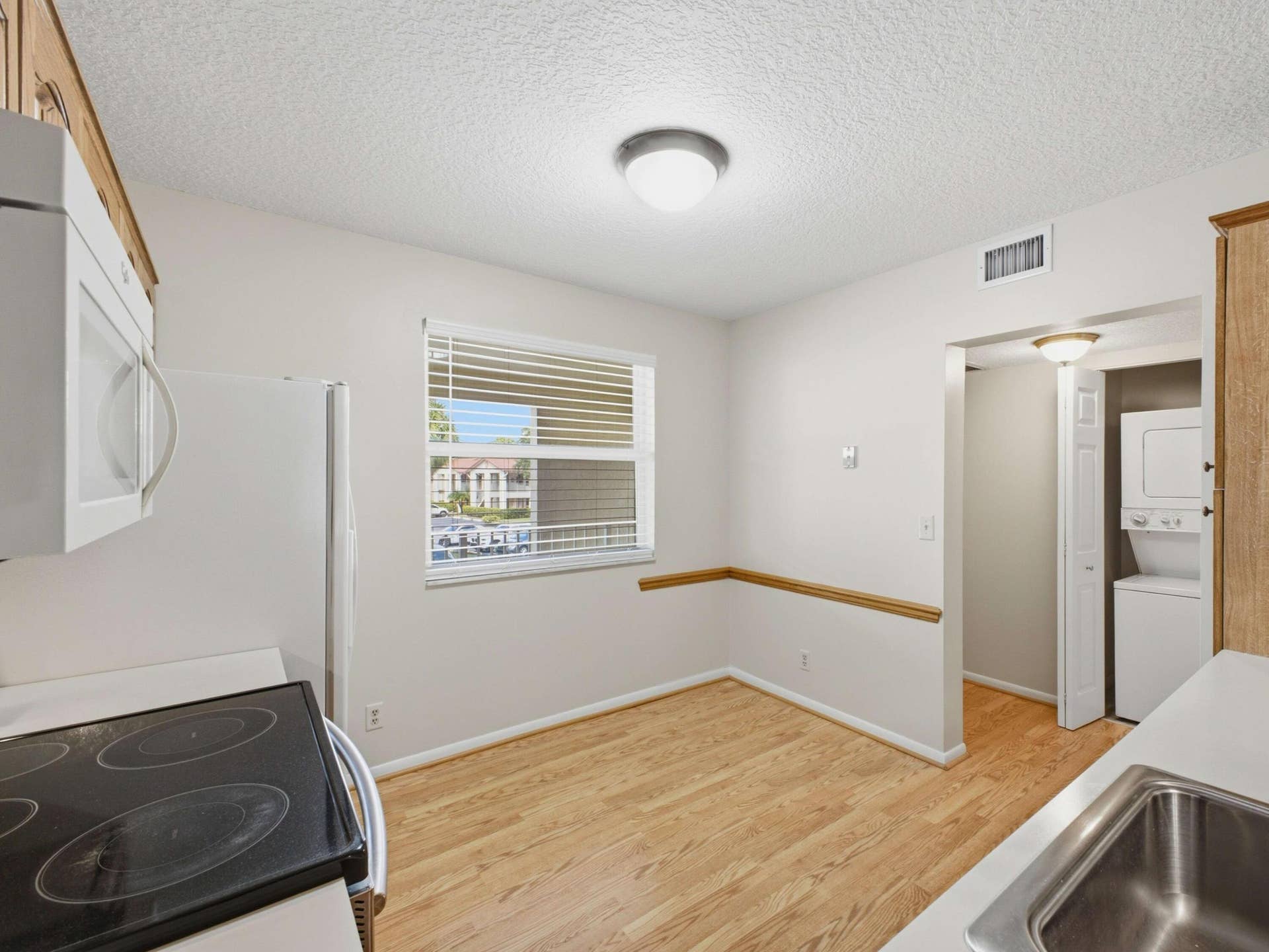 3041 Holiday Springs Boulevard, #201, Margate, FL 33063 Breakfast