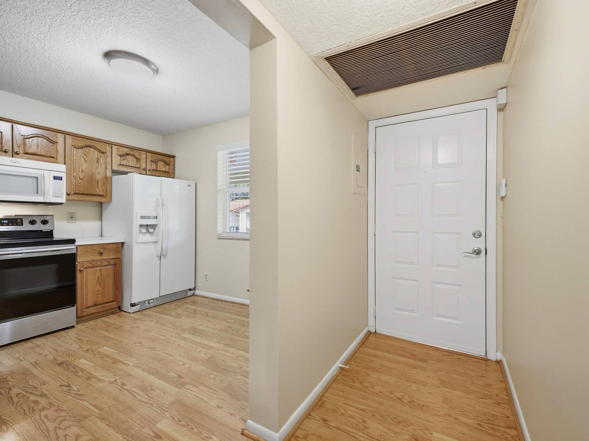 3041 Holiday Springs Boulevard, #201, Margate, FL 33063 Foyer Kitchen