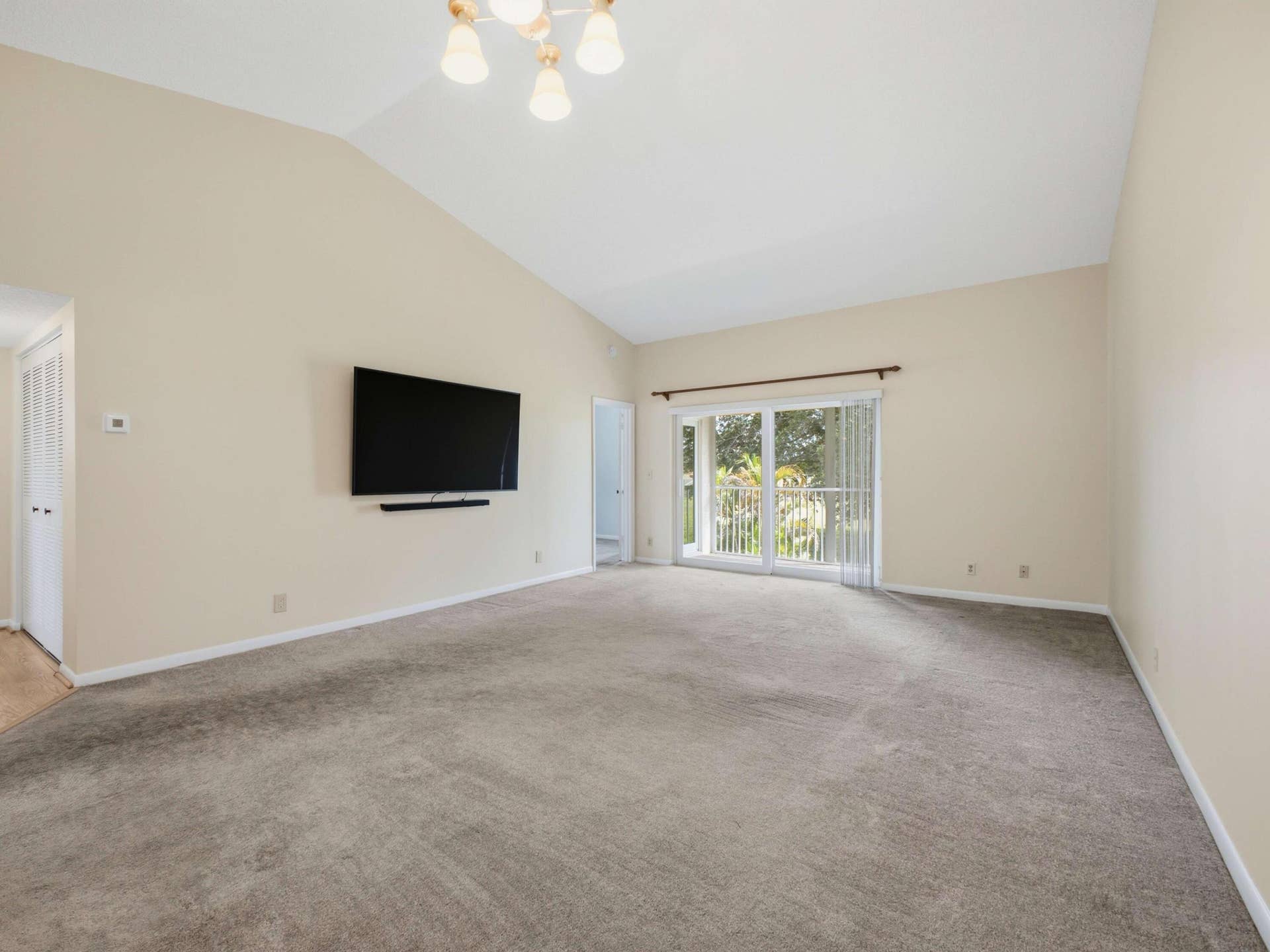 3041 Holiday Springs Boulevard, #201, Margate, FL 33063 Dining Living 2