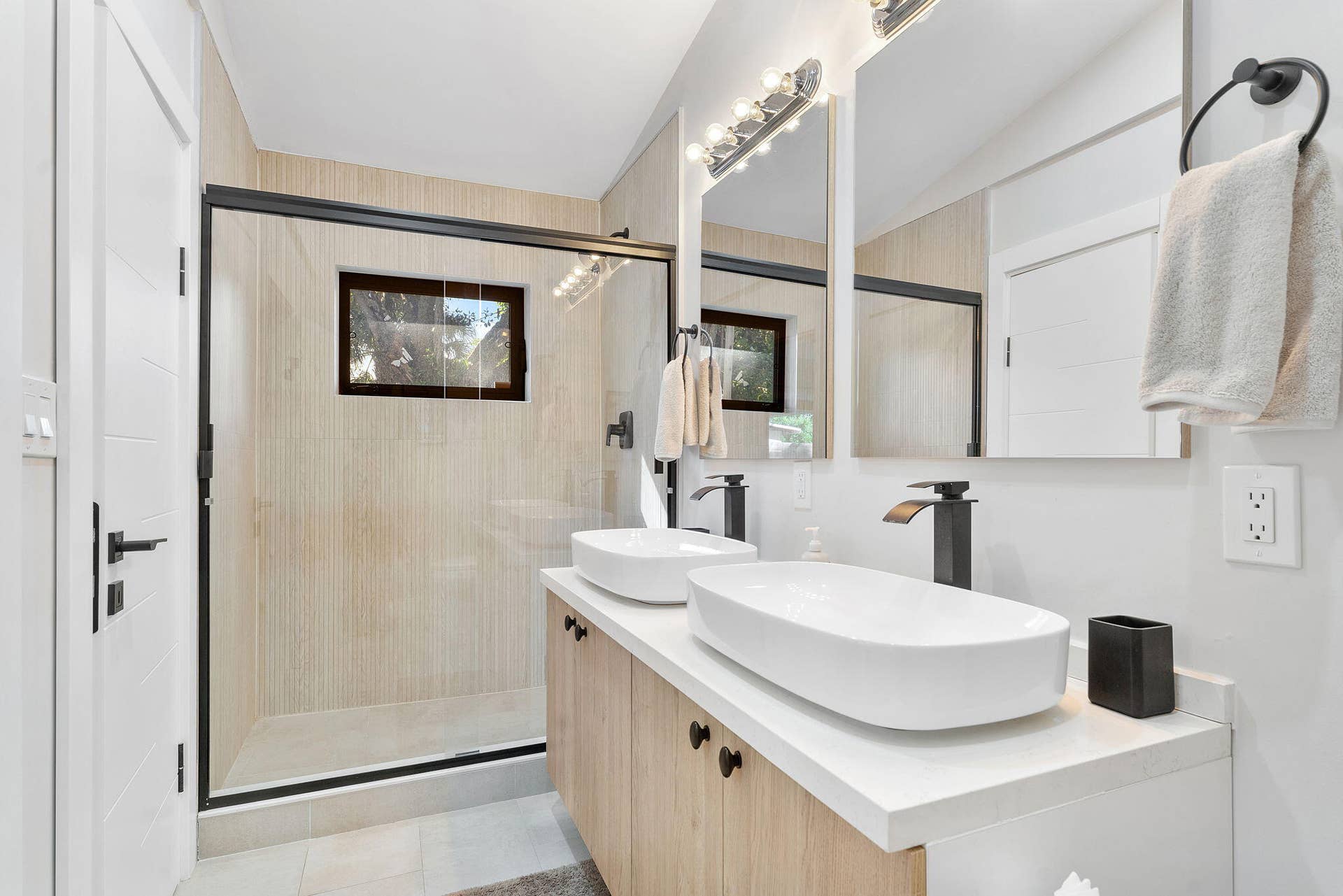 730 47TH Street, West Palm Beach, FL 33407 31-web-or-mls-DSC01027