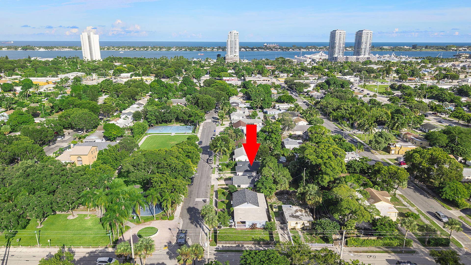 730 47TH Street, West Palm Beach, FL 33407 9-web-or-mls-DJI_20261005164726_0717_D