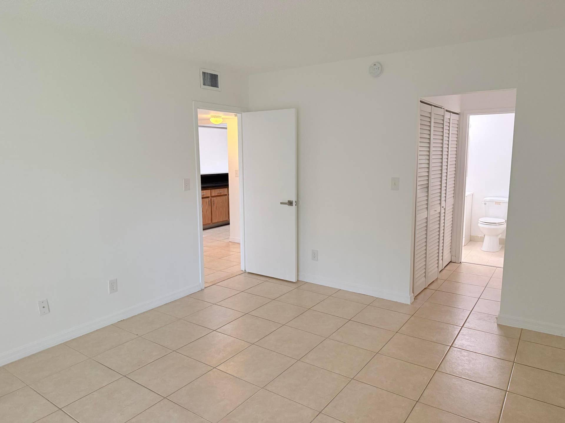 5981 WASHINGTON Street, #207, Hollywood, Hollywood, FL 33023 IMG_5346