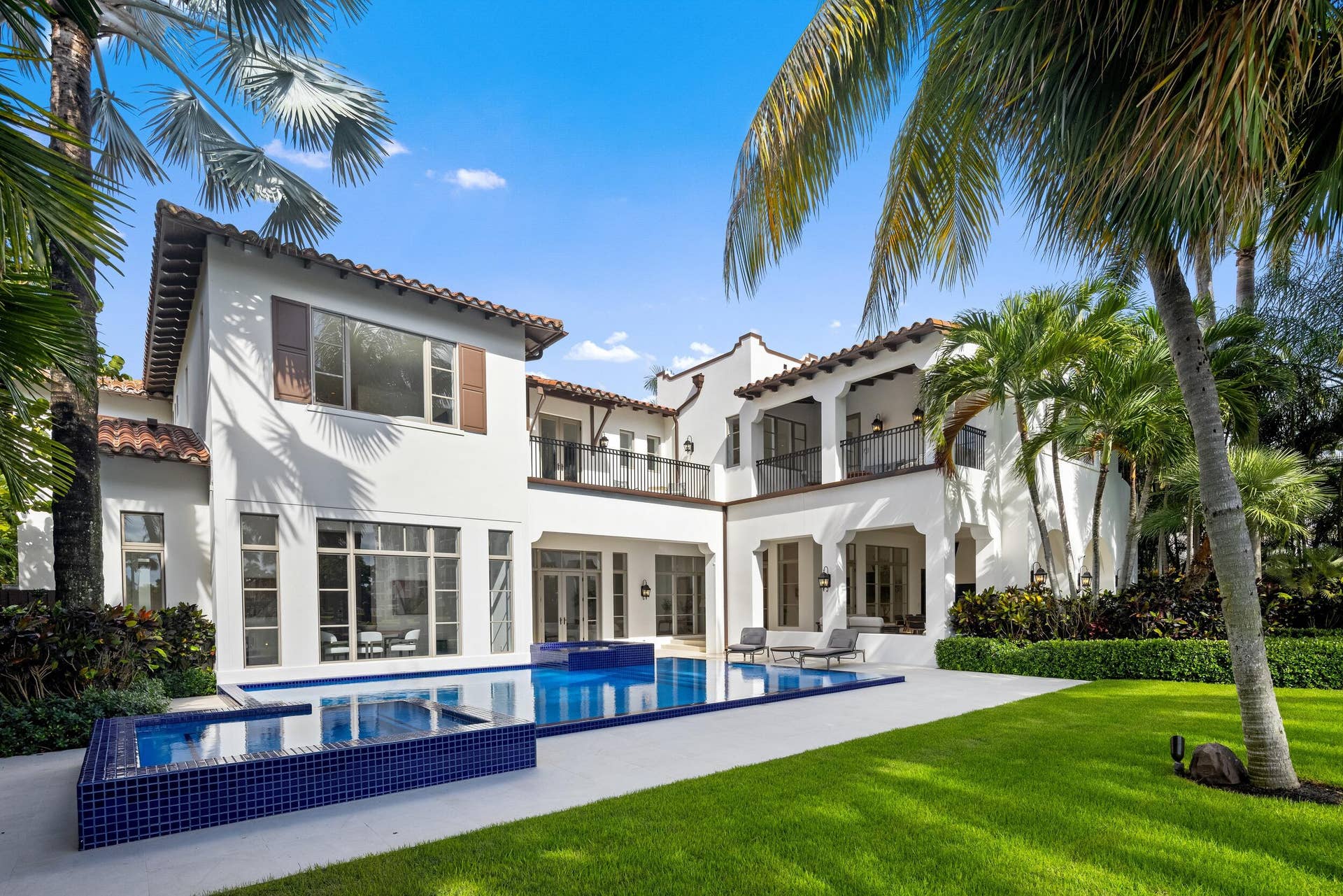 Resort-style Pool
