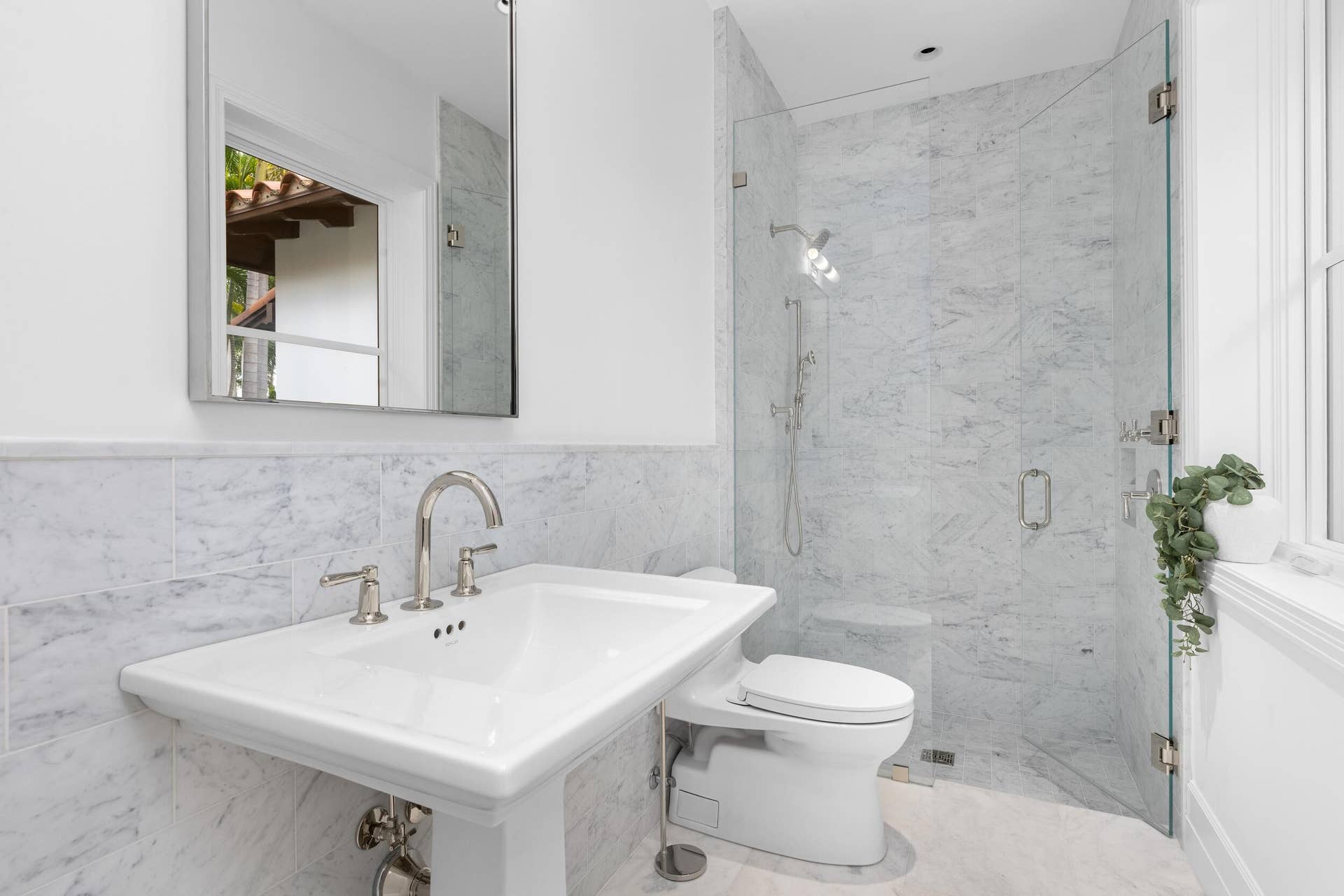 First Floor Suite Bath